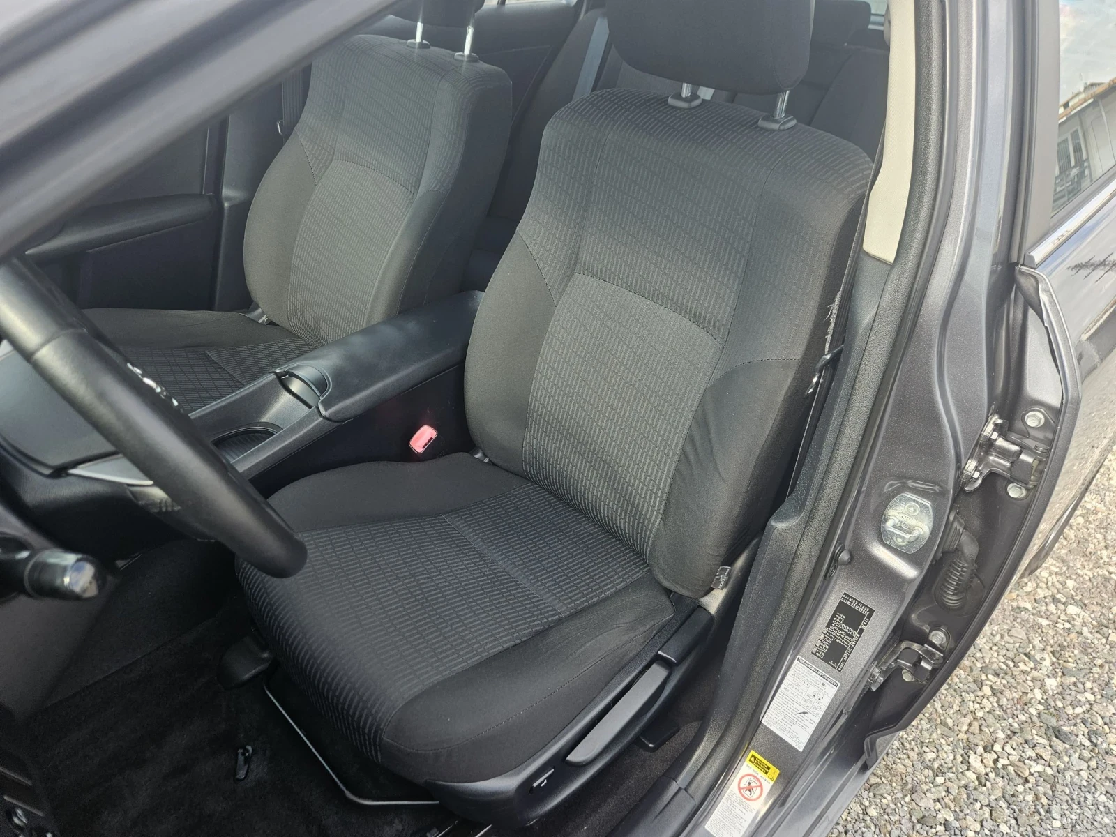 Toyota Avensis 2.2 D AUTOMAT  - изображение 10