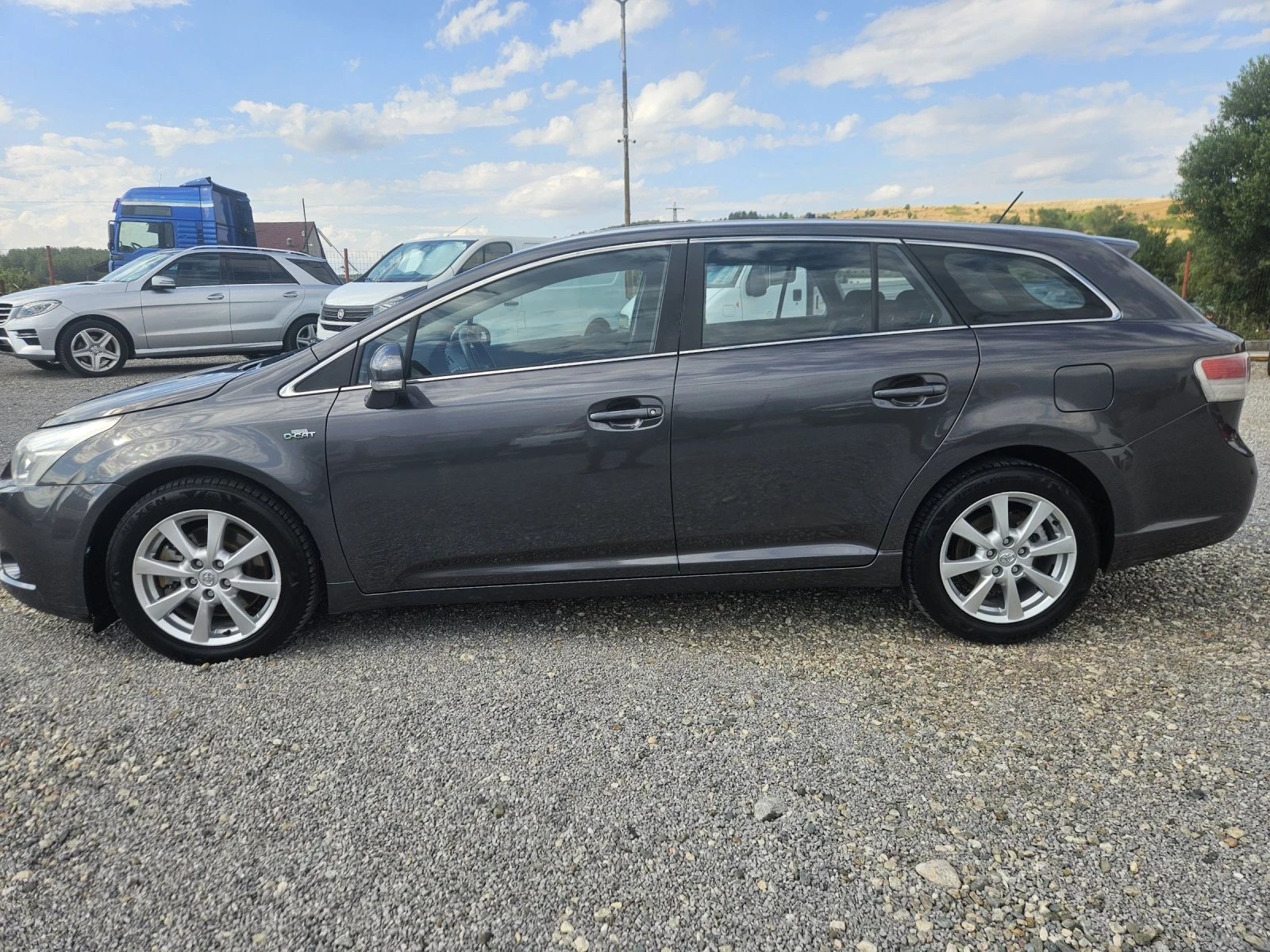 Toyota Avensis 2.2 D AUTOMAT  - изображение 8