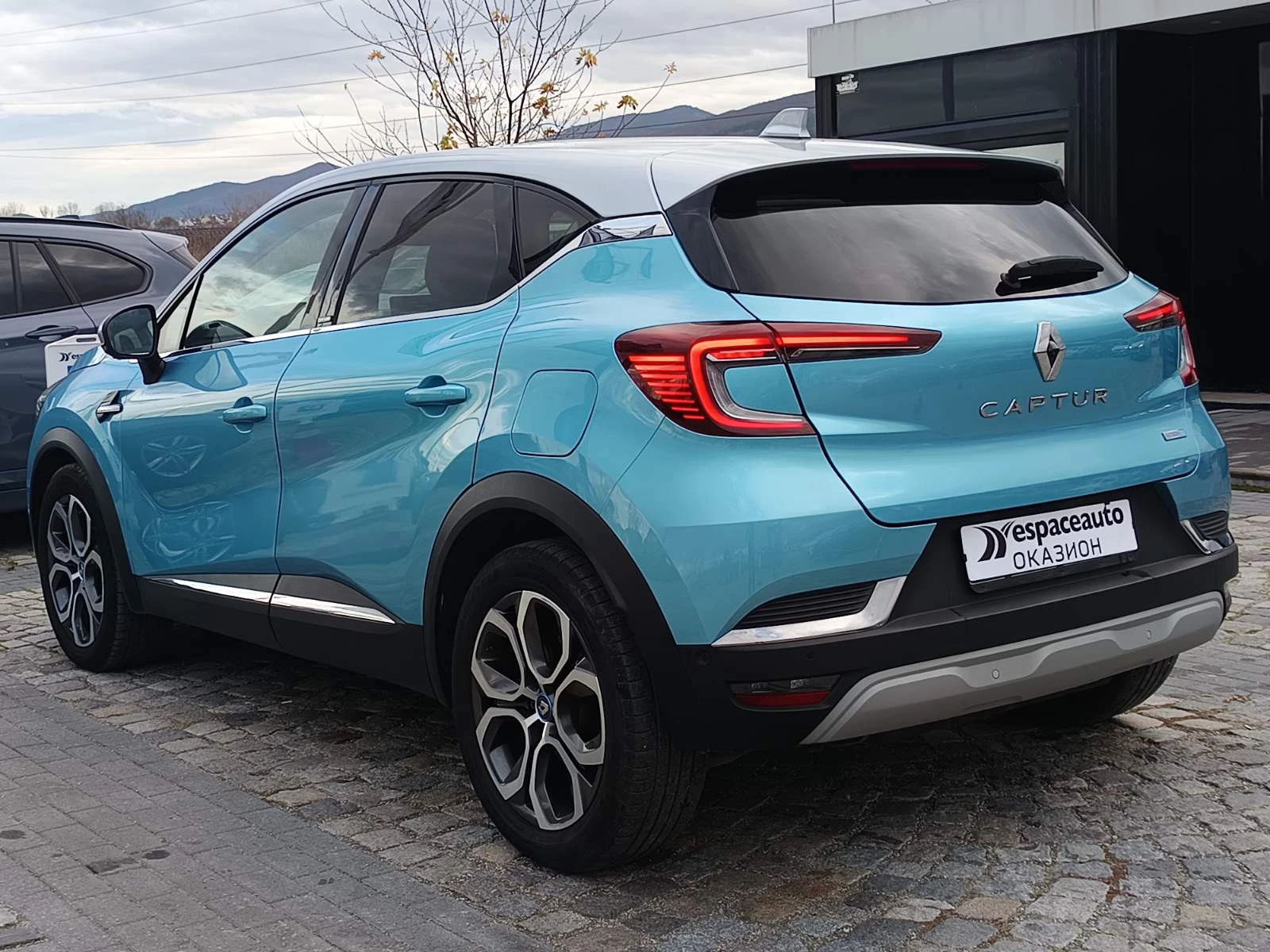 Renault Captur 1.6Plug-in Hybrid 160к.с. - изображение 6