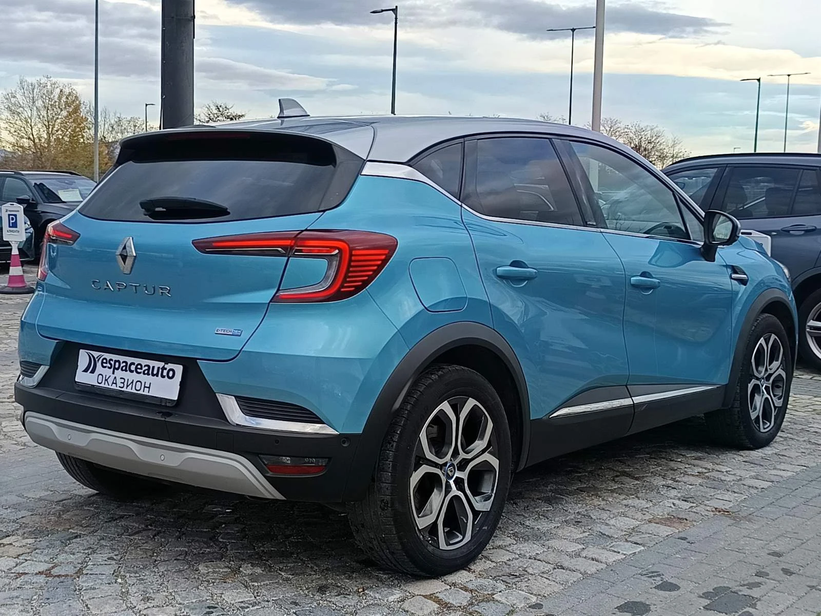 Renault Captur 1.6Plug-in Hybrid 160к.с. - изображение 4
