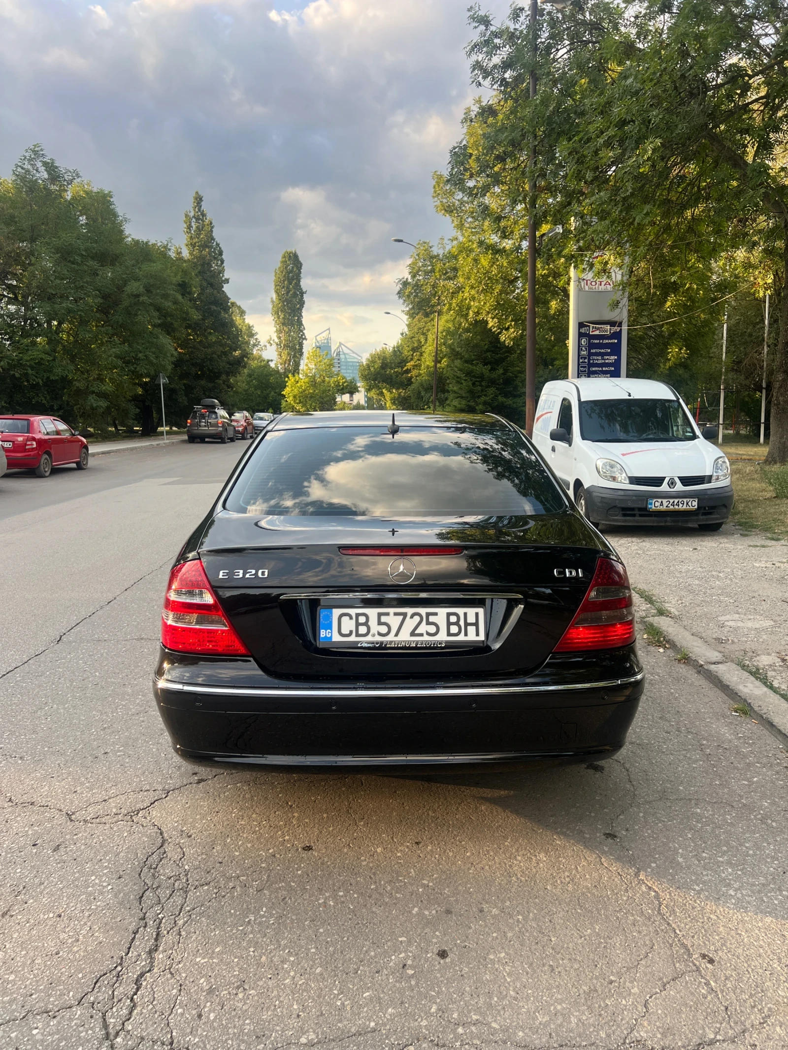 Mercedes-Benz E 320 320 CDI , 7-G Tronik , Пълна сервизна история  - изображение 2