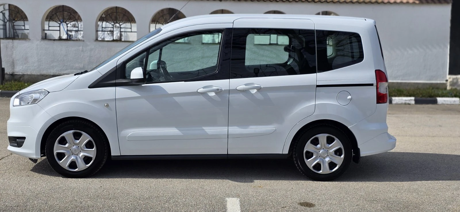 Ford Courier Tourneo Courier 1, 5 TDCi Kombi "Trend", снимка 3 - Автомобили и джипове - 53907002