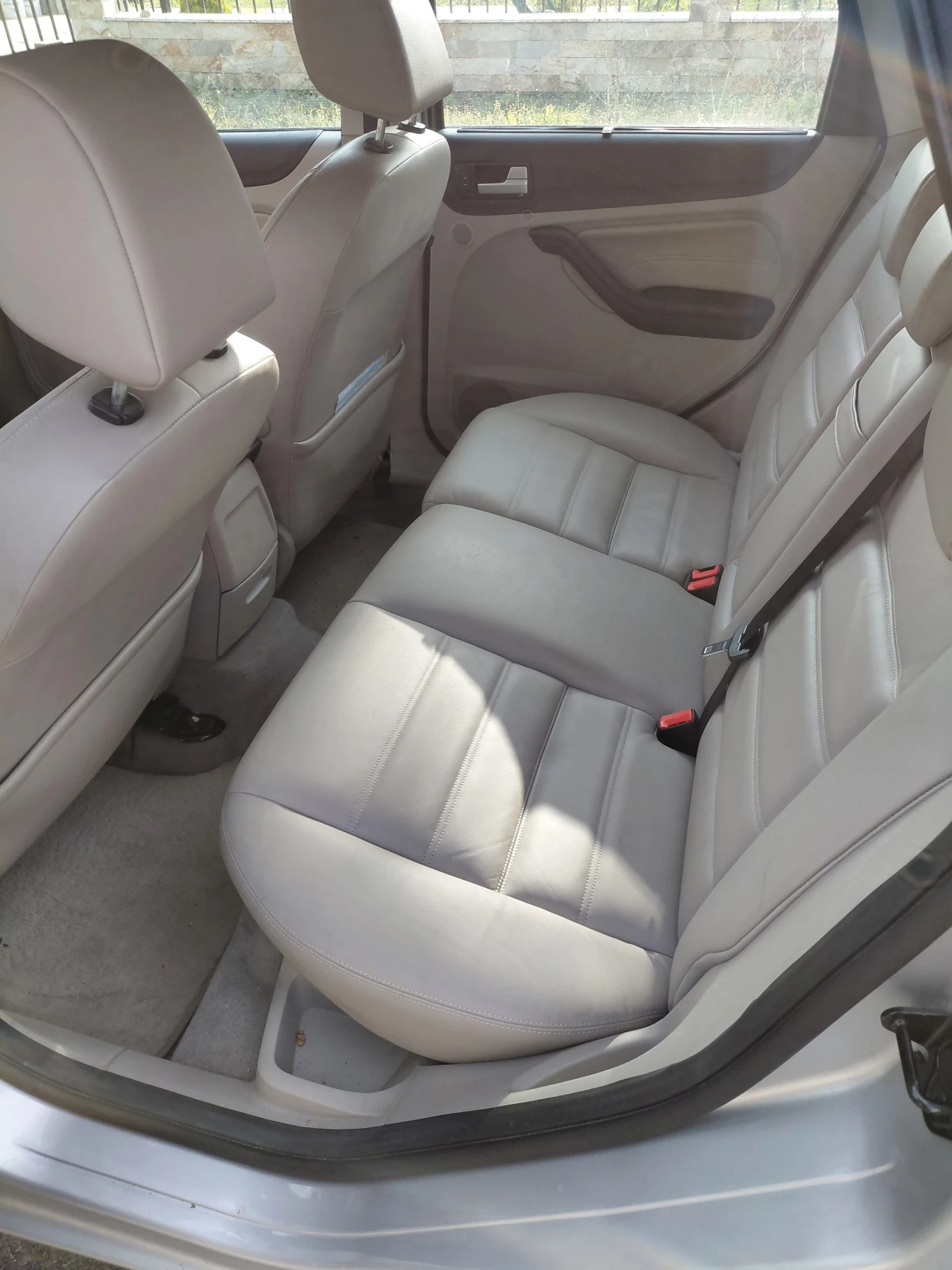 Ford Focus 1.8 бензин , снимка 5 - Автомобили и джипове - 54194352