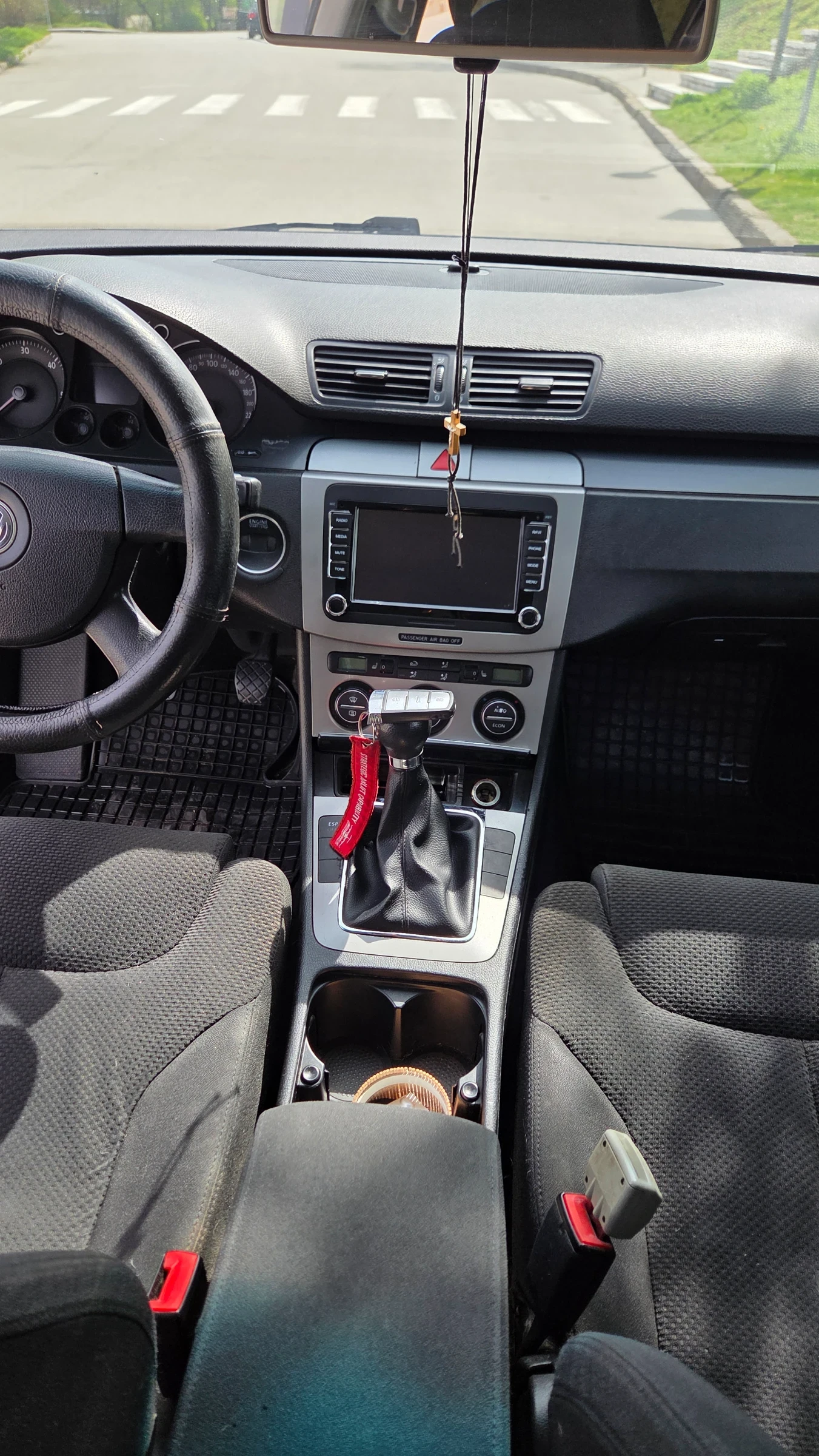 VW Passat   B6, снимка 12 - Автомобили и джипове - 54220779