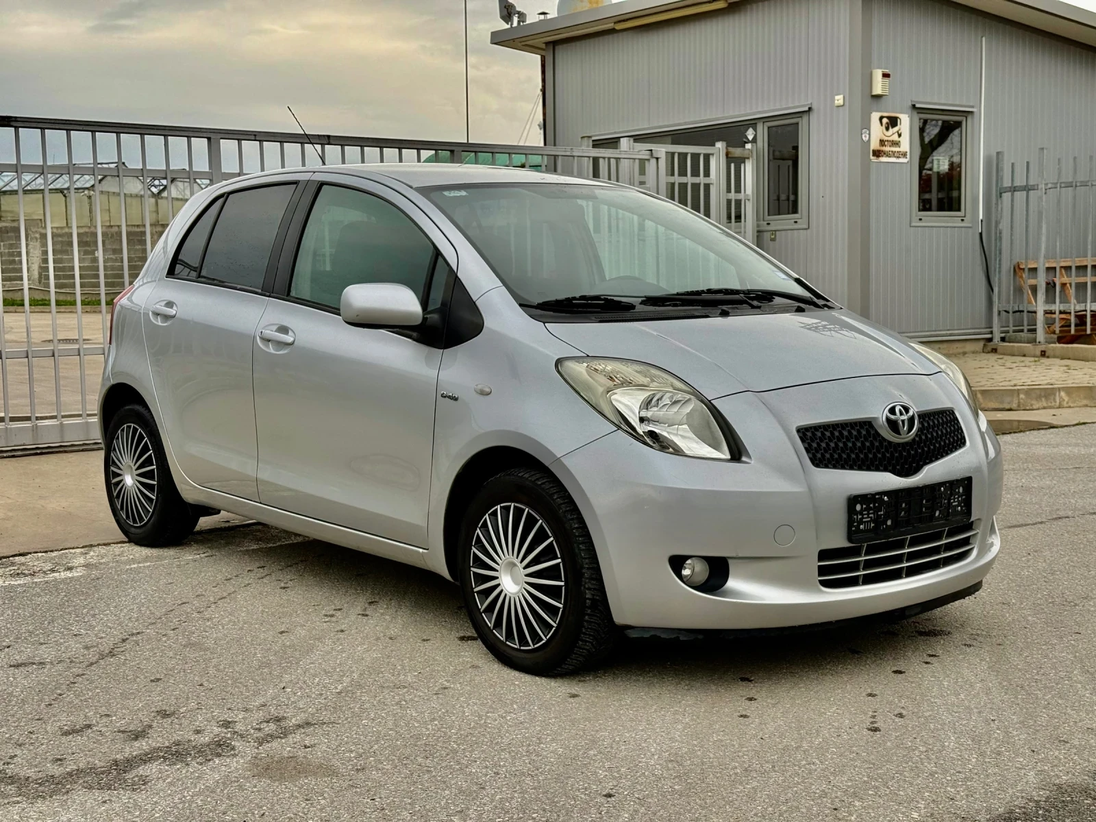 Toyota Yaris 1.4 D4D/ 90��./ ��������/ ����������/ ���������  | Mobile.bg � ����������� 3