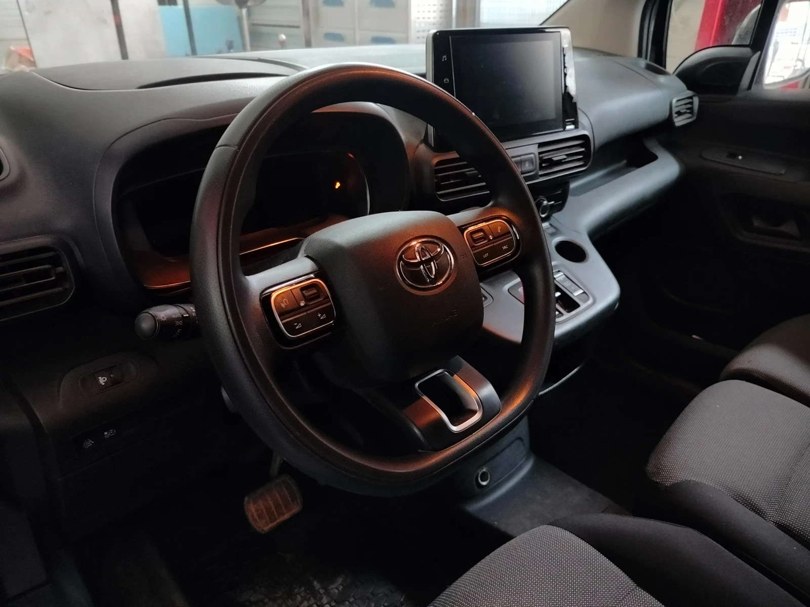 Toyota Proace City 50kw | Mobile.bg � ����������� 12