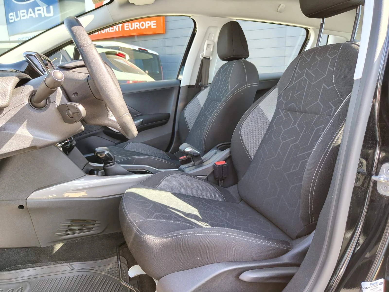 Peugeot 2008 Active, снимка 10 - Автомобили и джипове - 54340722