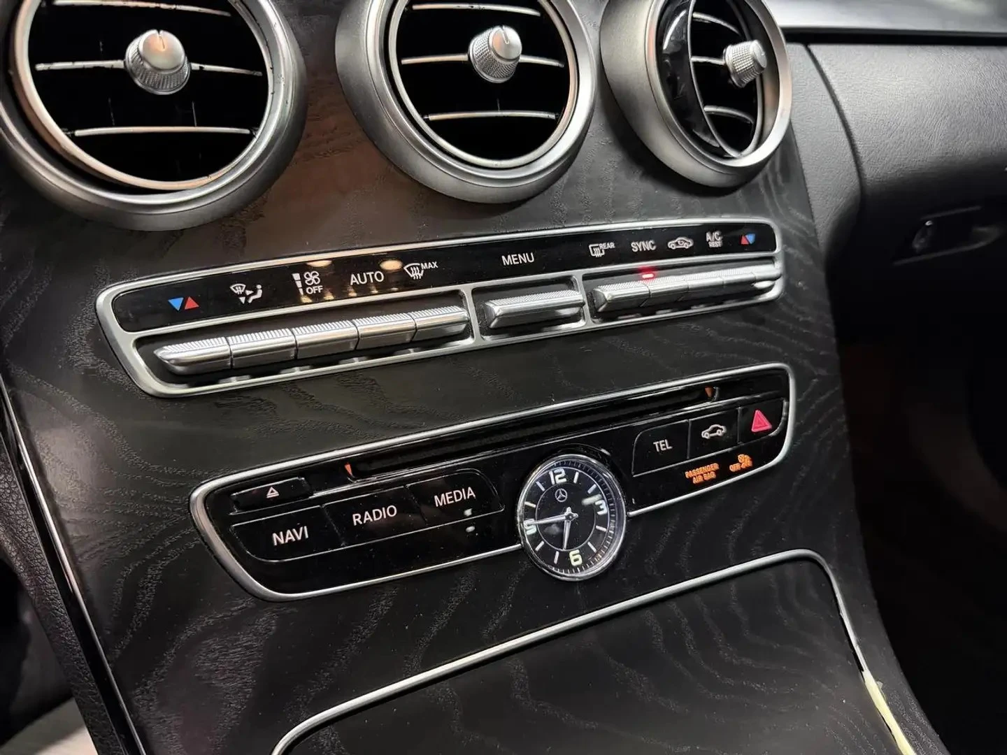 Mercedes-Benz C 300 4MATIC / AMG-PKG / ПОДГРЕВИ , снимка 13 - Автомобили и джипове - 54426659