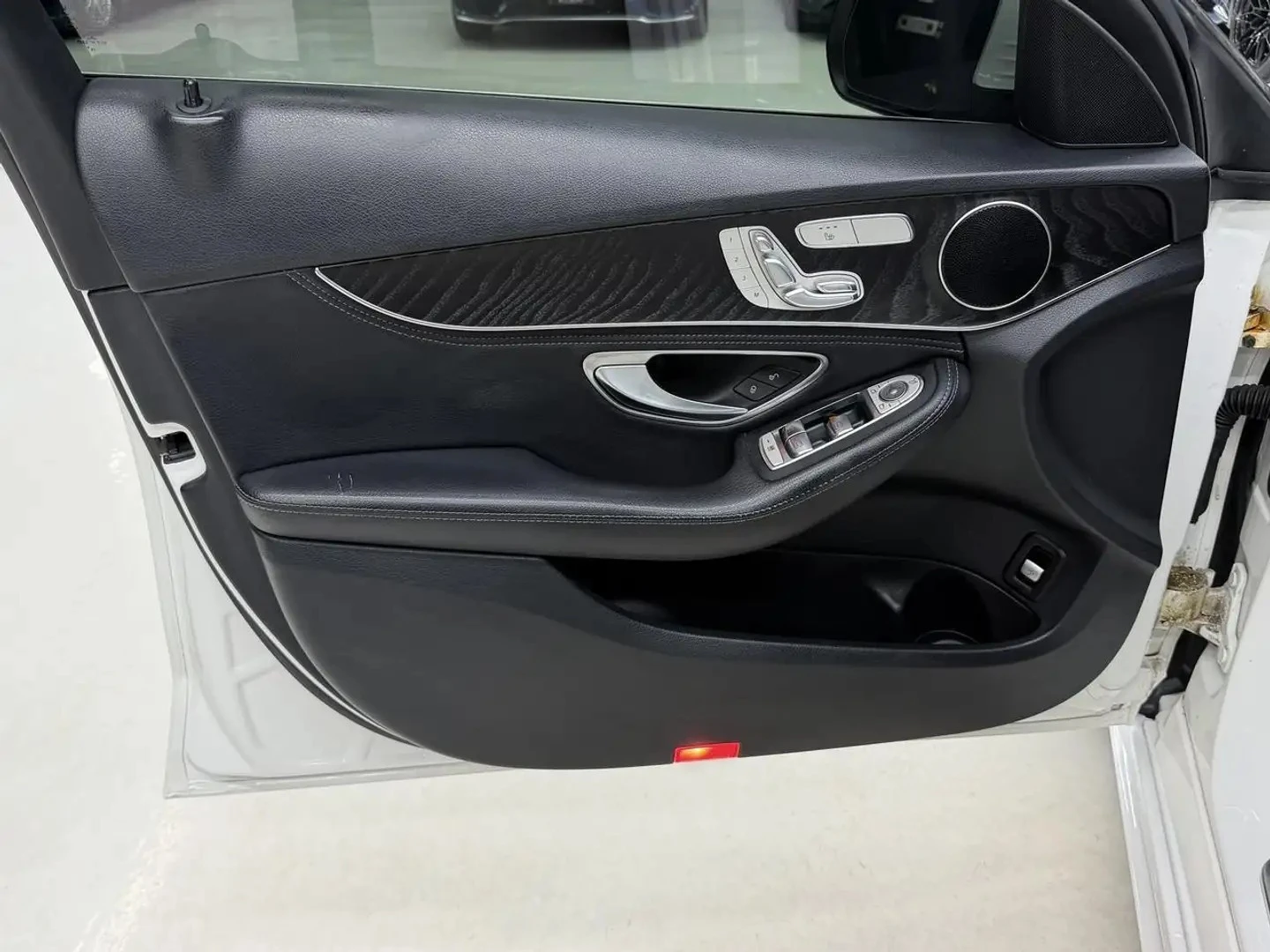 Mercedes-Benz C 300 4MATIC / AMG-PKG / ПОДГРЕВИ , снимка 6 - Автомобили и джипове - 54426659