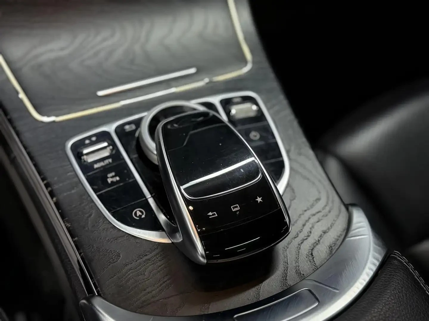 Mercedes-Benz C 300 4MATIC / AMG-PKG / ПОДГРЕВИ , снимка 14 - Автомобили и джипове - 54426659