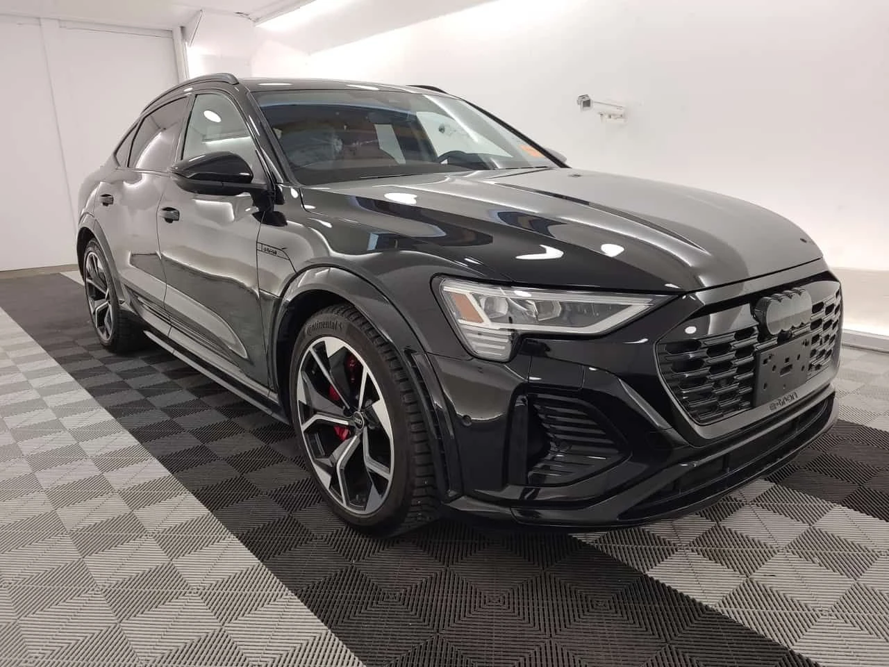 Audi SQ8  e-tron Sportback PREMIUM PLUS , снимка 2 - Автомобили и джипове - 54677527