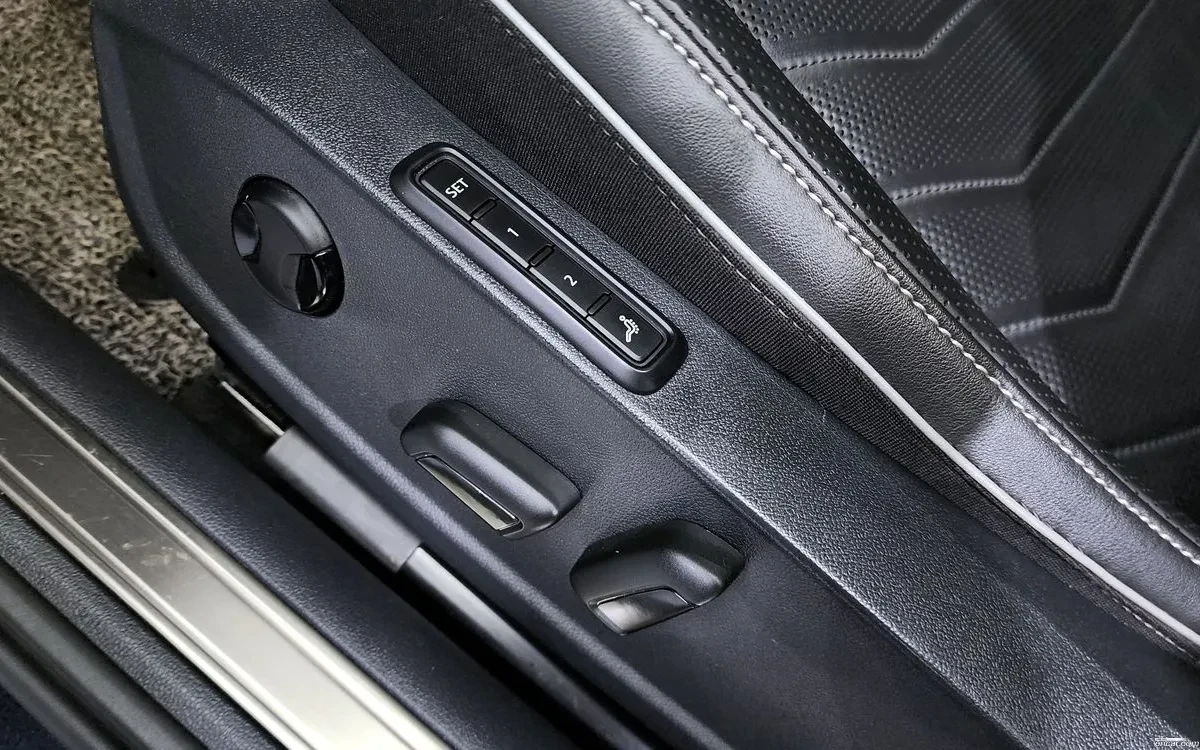 VW Arteon PRESTIG!БОГАТО ОБОРУДВАНЕ! !!ПОДГРЕВИИ! !ПАНОРАМА!, снимка 15 - Автомобили и джипове - 54933911