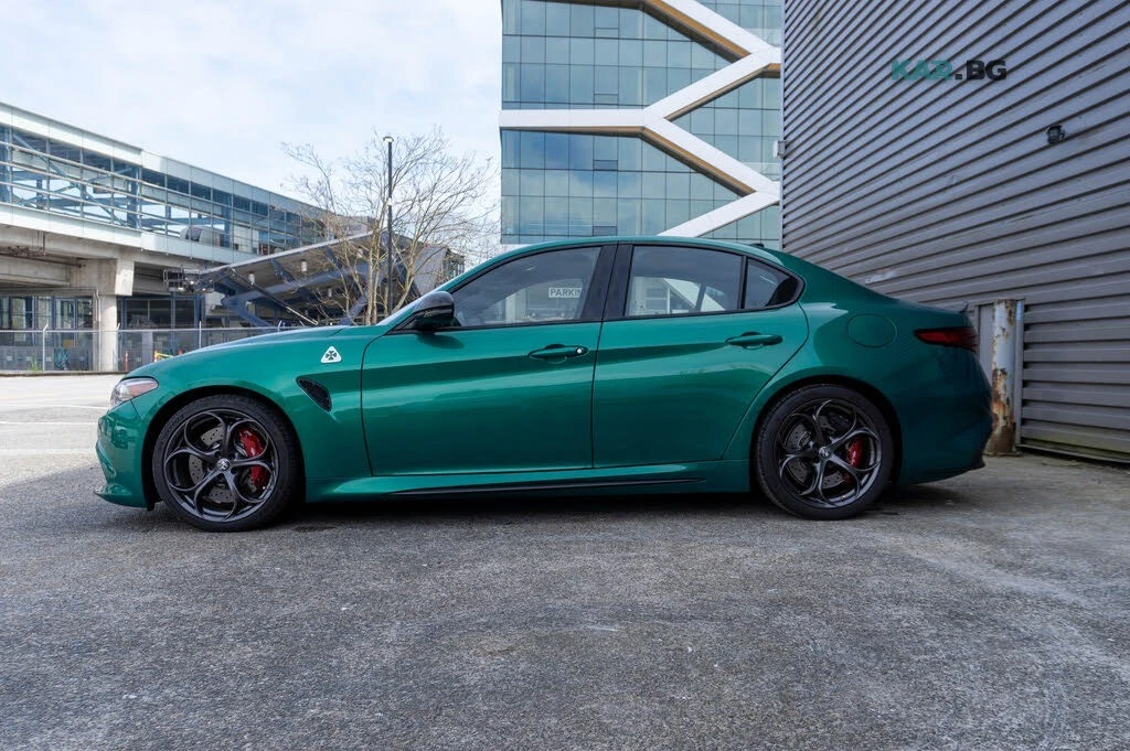 Alfa Romeo Giulia Quadrifoglio* АвтоКредит* (ЦЕНА ДО БГ), снимка 2 - Автомобили и джипове - 55222746