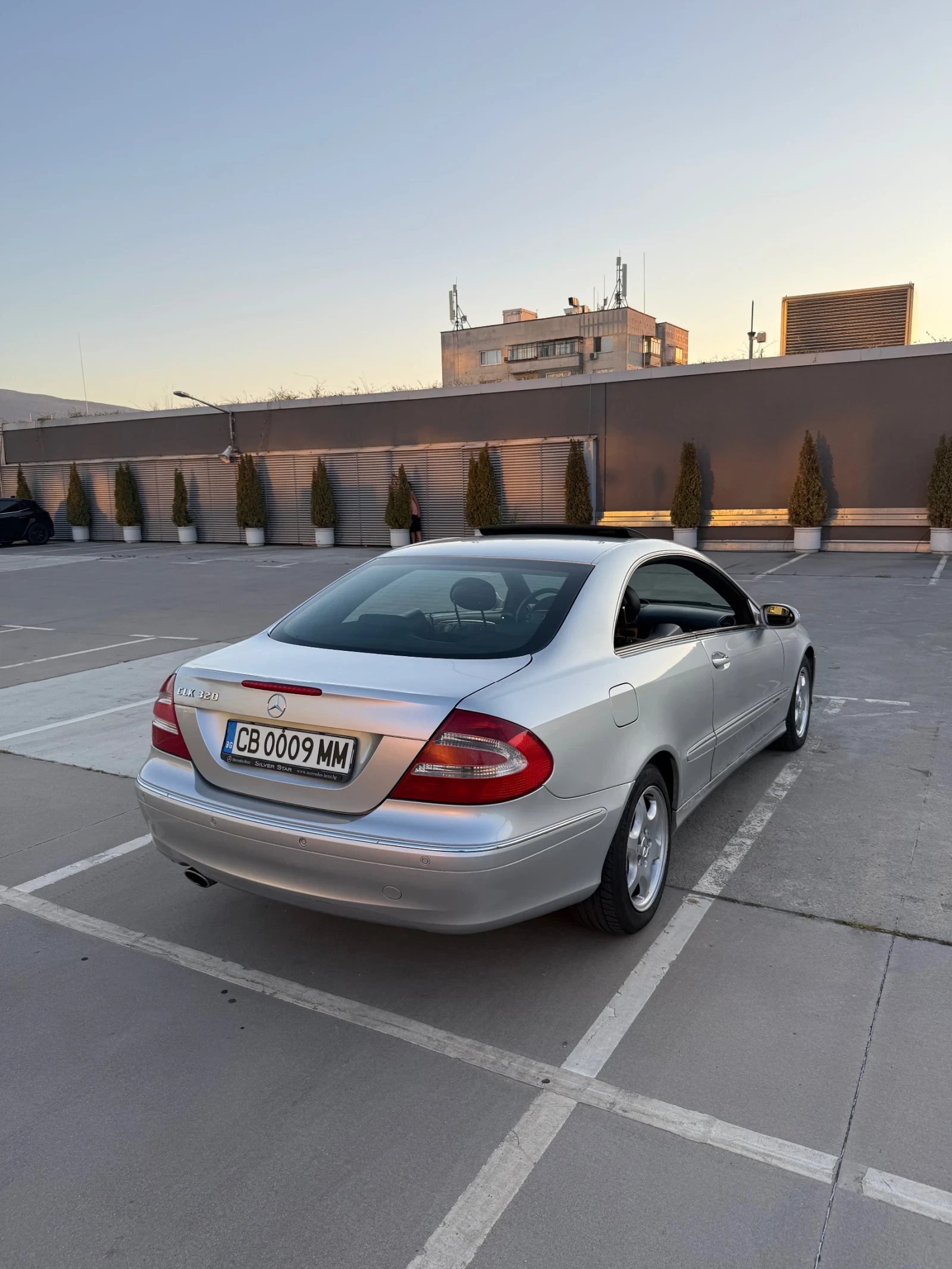 Mercedes-Benz CLK w209 320 Бензин/Газ, снимка 4 - Автомобили и джипове - 55504686