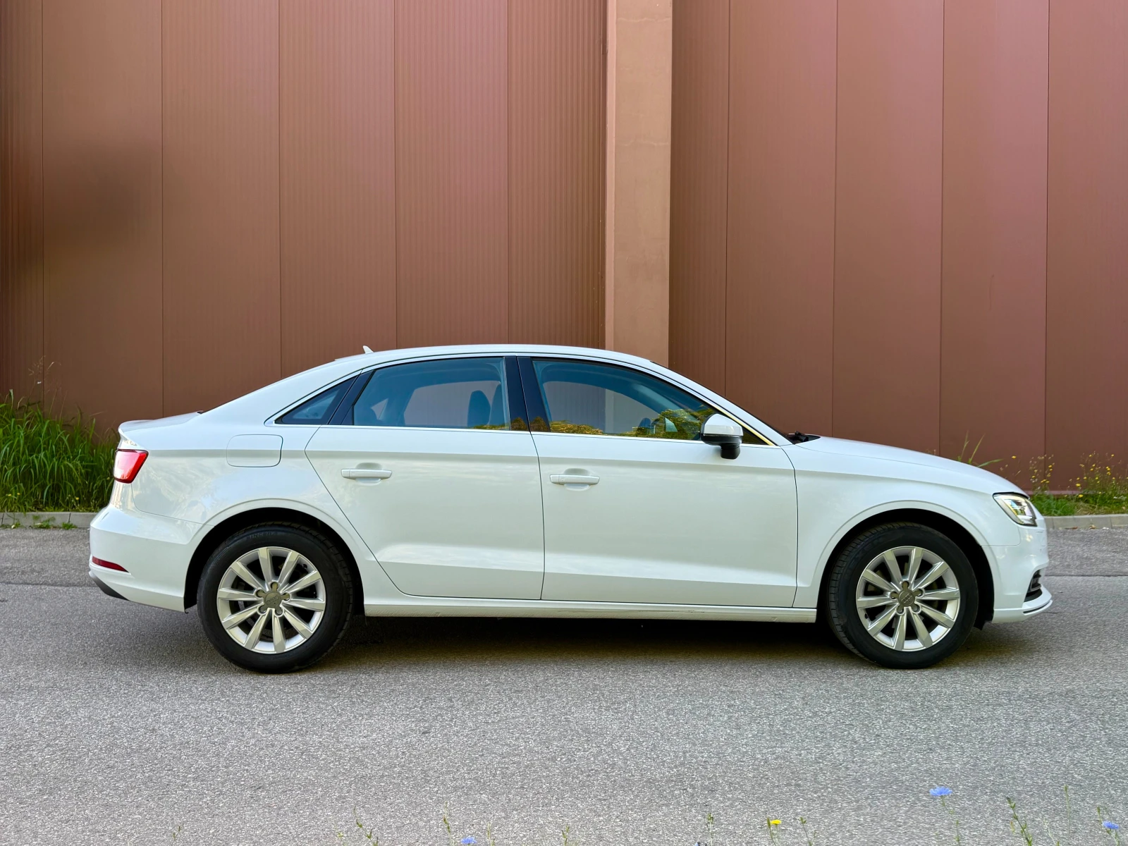 Audi A3 Седан/Keyless-go/ГАРАНЦИЯ 6 МЕСЕЦА ИЛИ 5000КМ, снимка 4 - Автомобили и джипове - 55543301