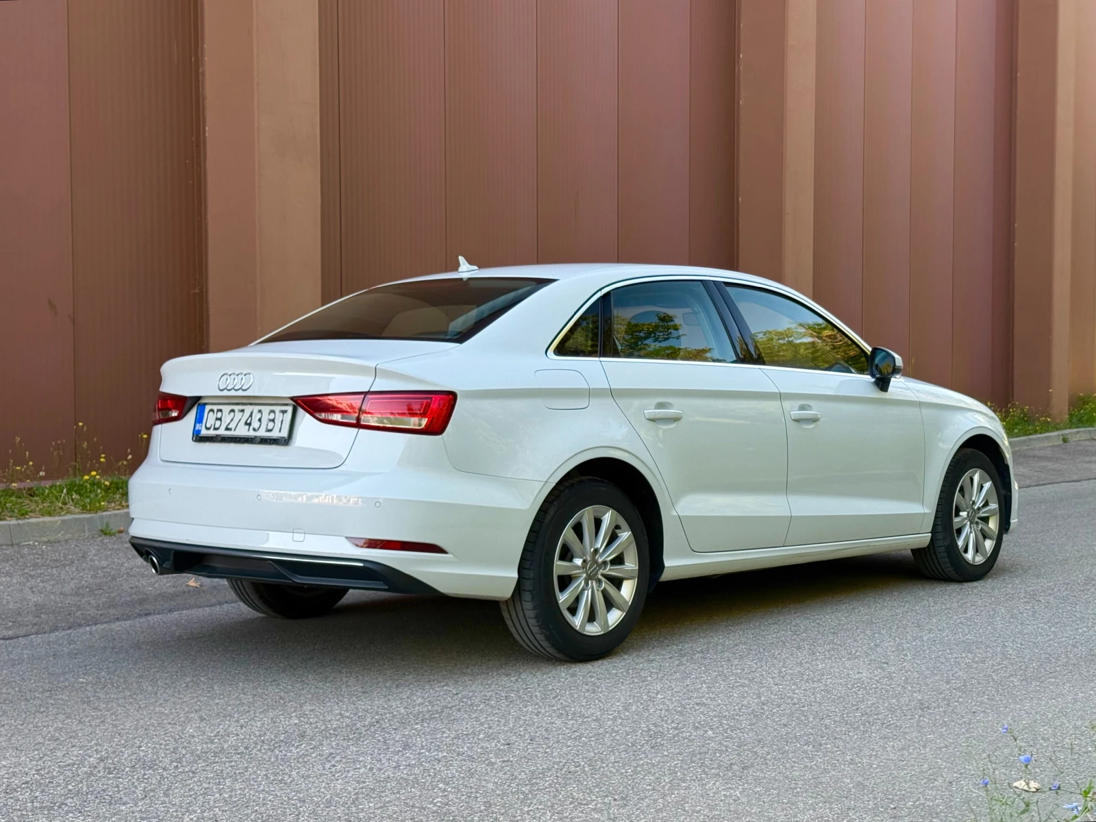 Audi A3 Седан/Keyless-go/ГАРАНЦИЯ 6 МЕСЕЦА ИЛИ 5000КМ, снимка 3 - Автомобили и джипове - 55543301