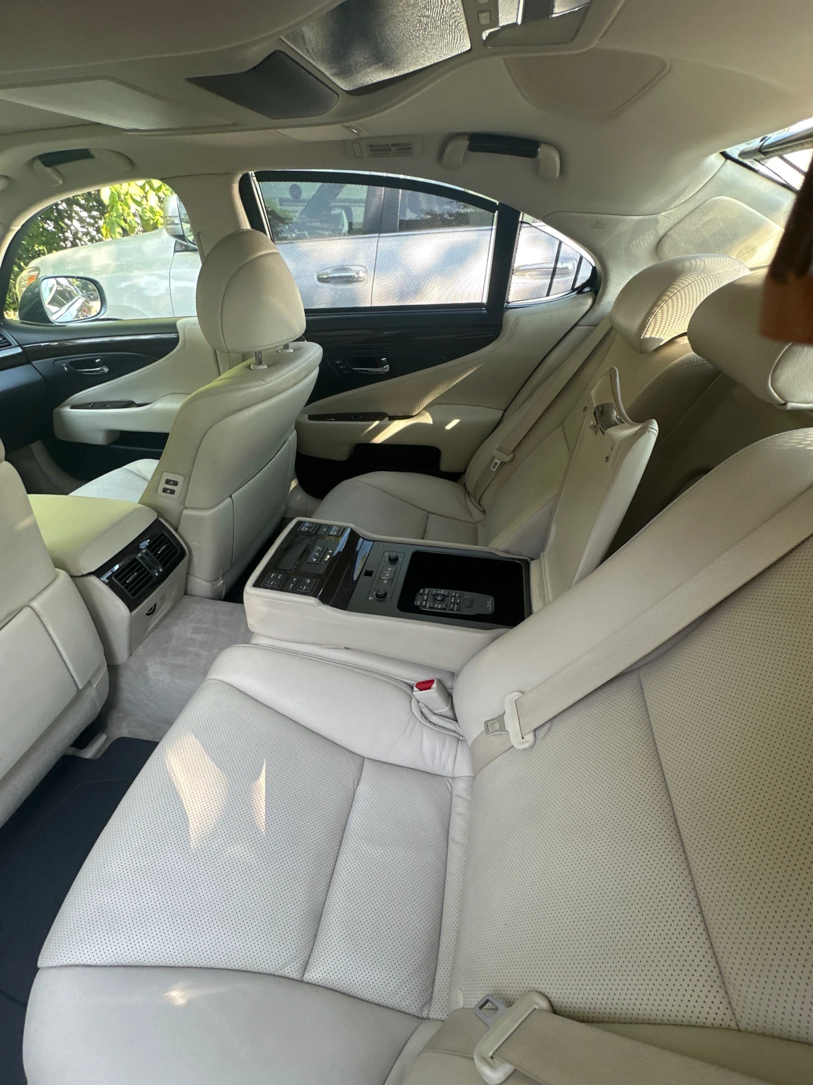 Lexus LS 600, снимка 7 - Автомобили и джипове - 55621401