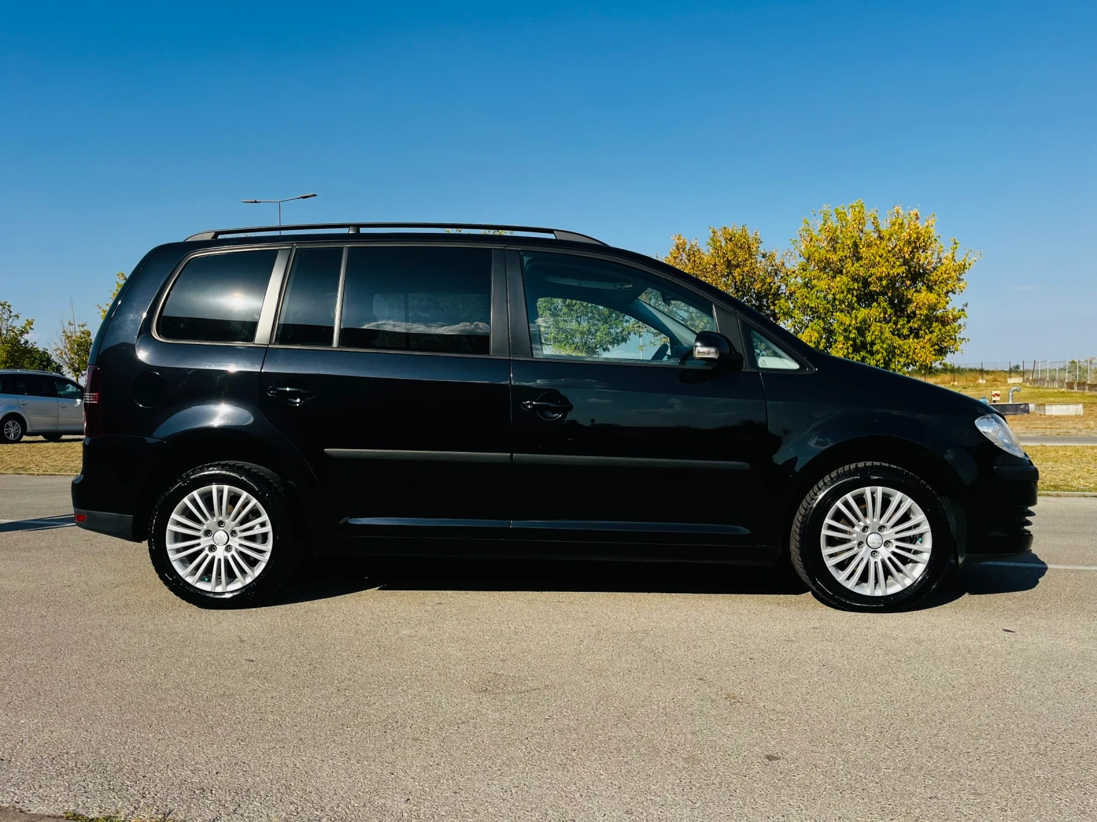 VW Touran 1, 9TDI-105k.c/6+ 1/6ск/АВТОПИЛОТ!!!, снимка 8 - Автомобили и джипове - 55931038