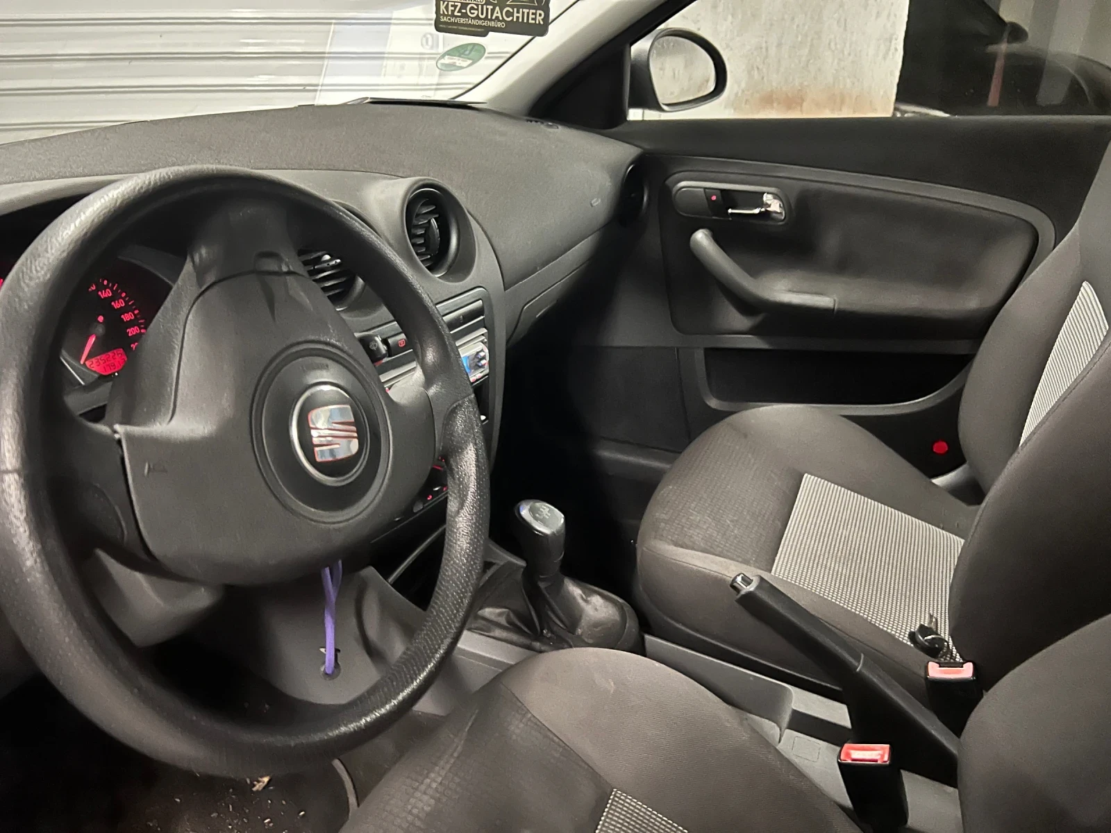 Seat Ibiza, снимка 9 - Автомобили и джипове - 55998335