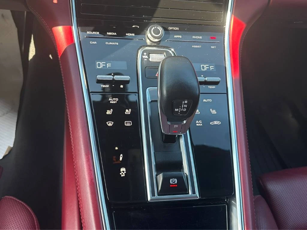 Porsche Panamera 4S * CARFAX* ОПЦИЯ ЗА ФИНАНСИРАНЕ* , снимка 11 - Автомобили и джипове - 56105049