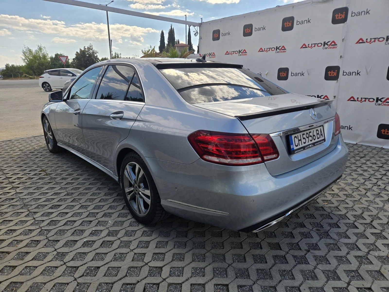 Mercedes-Benz E 300 HYBRID= FACE= АВТОМАТ= ПАНОРАМА= ПОДГРЕВ, снимка 5 - Автомобили и джипове - 56133775