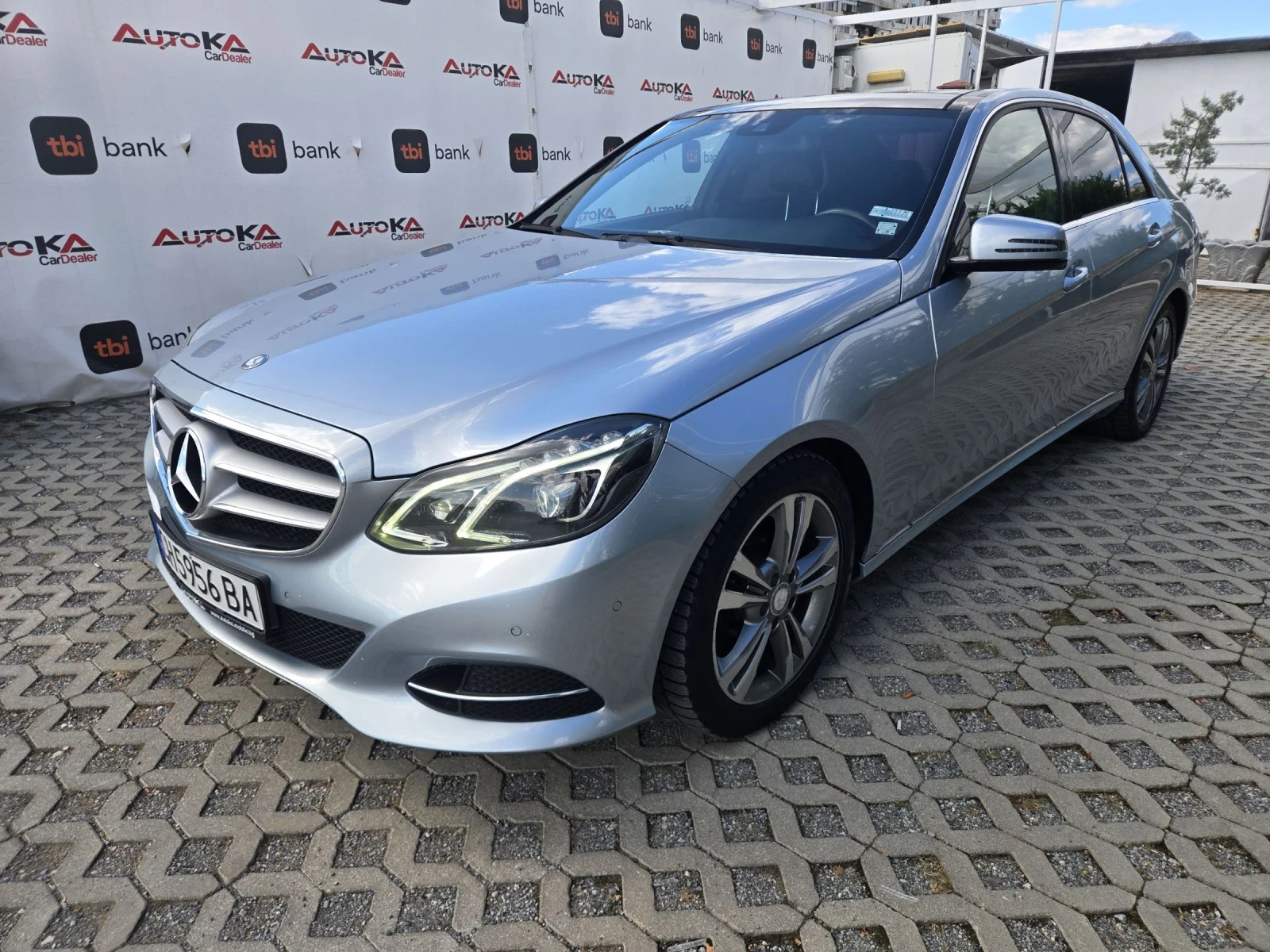 Mercedes-Benz E 300 HYBRID= FACE= АВТОМАТ= ПАНОРАМА= ПОДГРЕВ, снимка 6 - Автомобили и джипове - 56133775