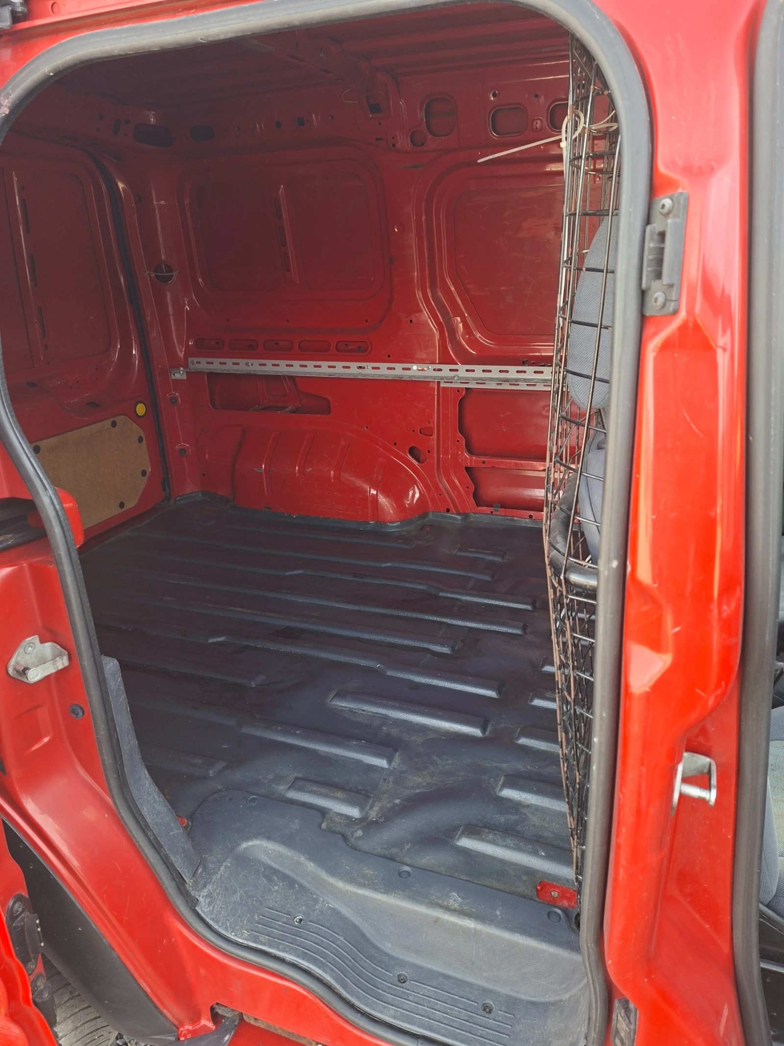 Ford Connect 1.8TDCI* 36м. х 95EUR.* , снимка 10 - Автомобили и джипове - 56325134