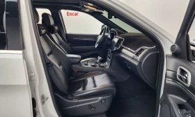 Jeep Grand cherokee 3.6* V6* 8ZF* ОБДУХВАНЕ* ПОДГРЕВ* КАМЕРА* КЕЙЛЕС* , снимка 13