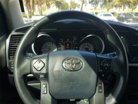 Toyota Sequoia SR5, снимка 8