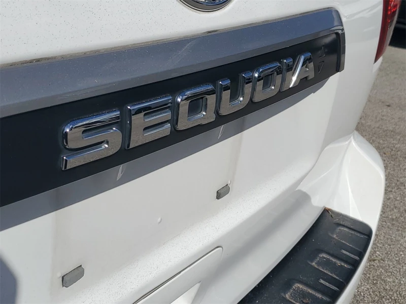 Toyota Sequoia SR5, снимка 4 - Автомобили и джипове - 48250859