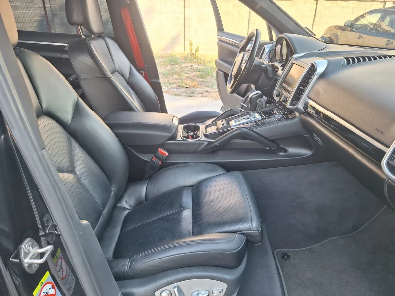 Porsche Cayenne 3.0d/NAVI/KAMERA/DISTRONIK, снимка 10 - Автомобили и джипове - 53156488