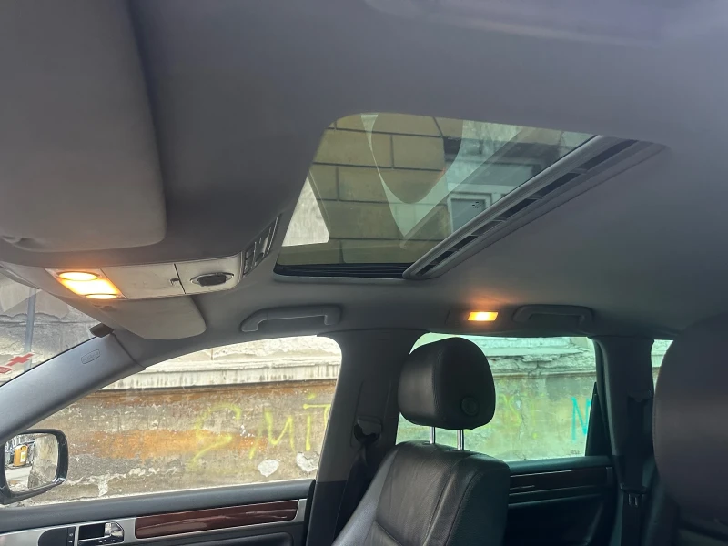 VW Touareg, снимка 2 - Автомобили и джипове - 53374791