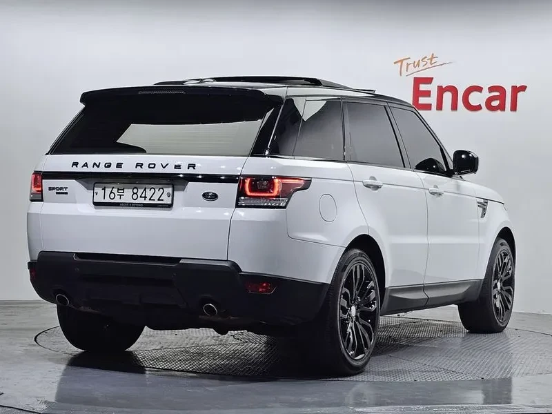 Land Rover Range Rover Sport 3.0D, снимка 2 - Автомобили и джипове - 54500564