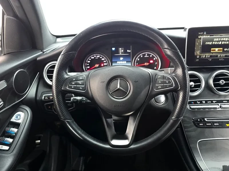 Mercedes-Benz GLC 300 4 MATIC, снимка 12 - Автомобили и джипове - 55923312