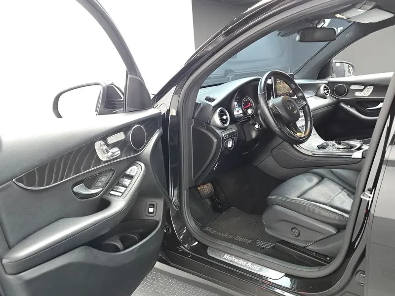 Mercedes-Benz GLC 300 4 MATIC, снимка 10 - Автомобили и джипове - 55923312