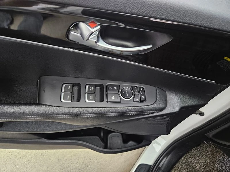 Kia Sorento Diesel 2.2 4WD| 200�.�. | Mobile.bg � ����������� 15