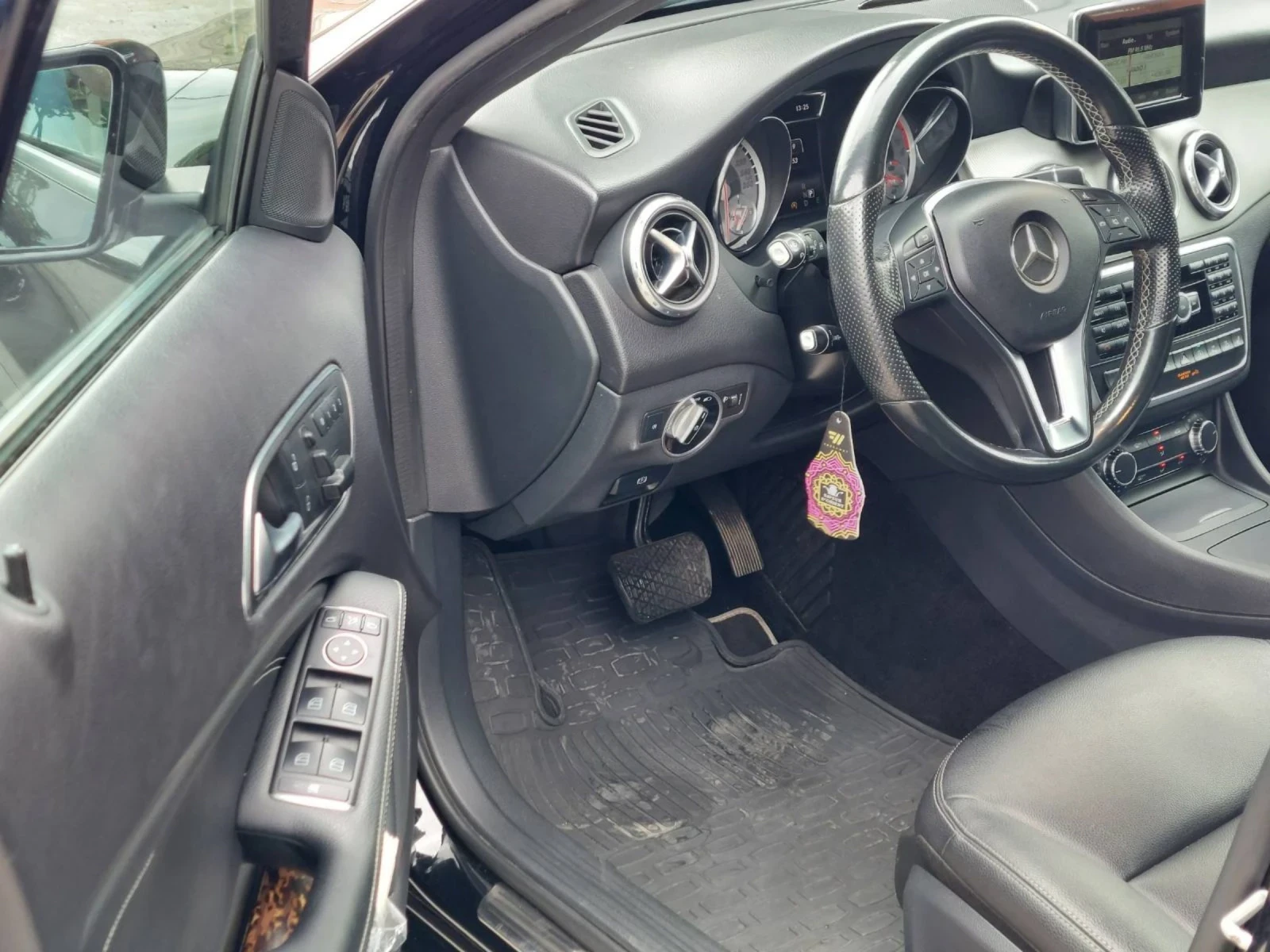 Mercedes-Benz GLA 220 AMG , Self Parking, Bluetec , Перфектна - изображение 8