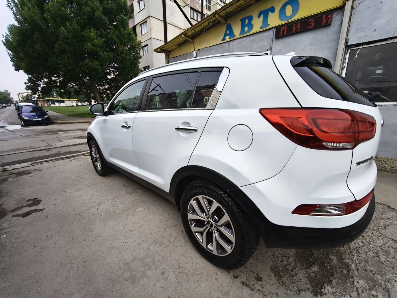 Kia Sportage 1.6i-136к.с* ГАЗ-BRC* НАВИ-КАР ПЛЕЙ-МУЛТИМЕДИЯ*  - изображение 2