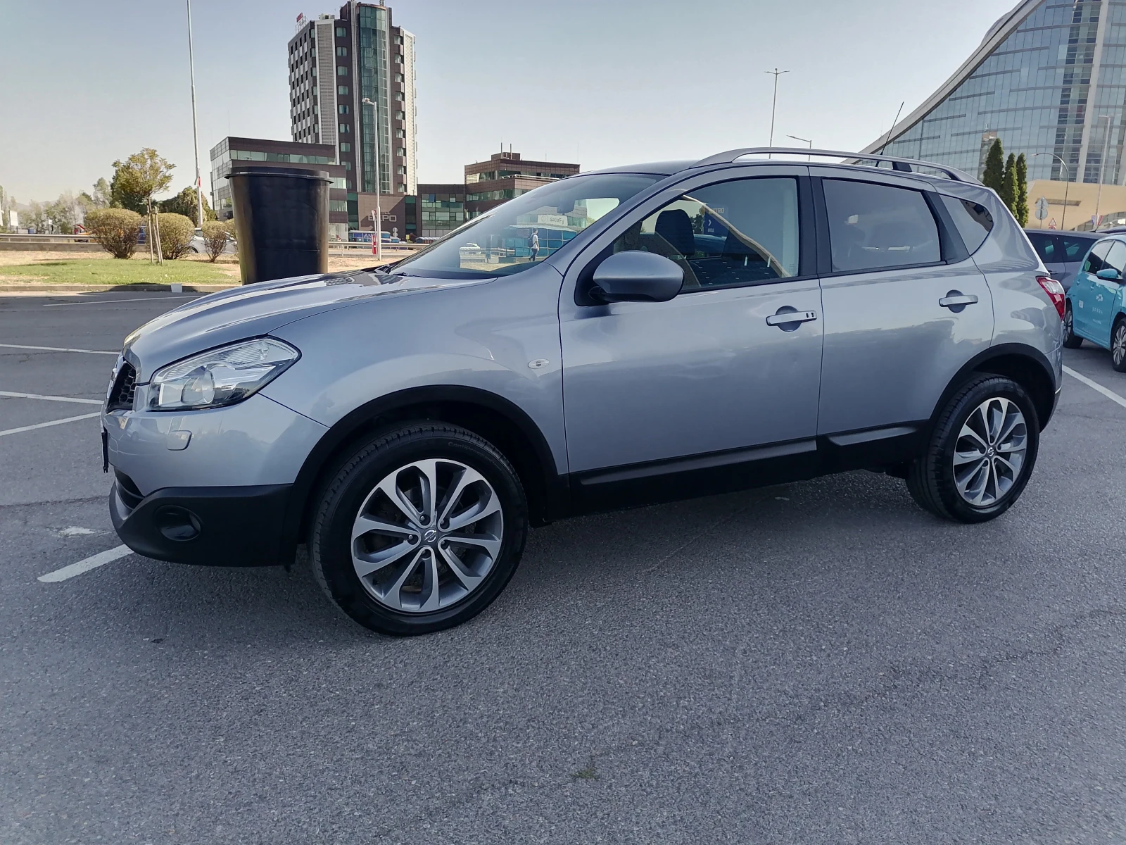Nissan Qashqai 2.0i 4x4 Full - изображение 3