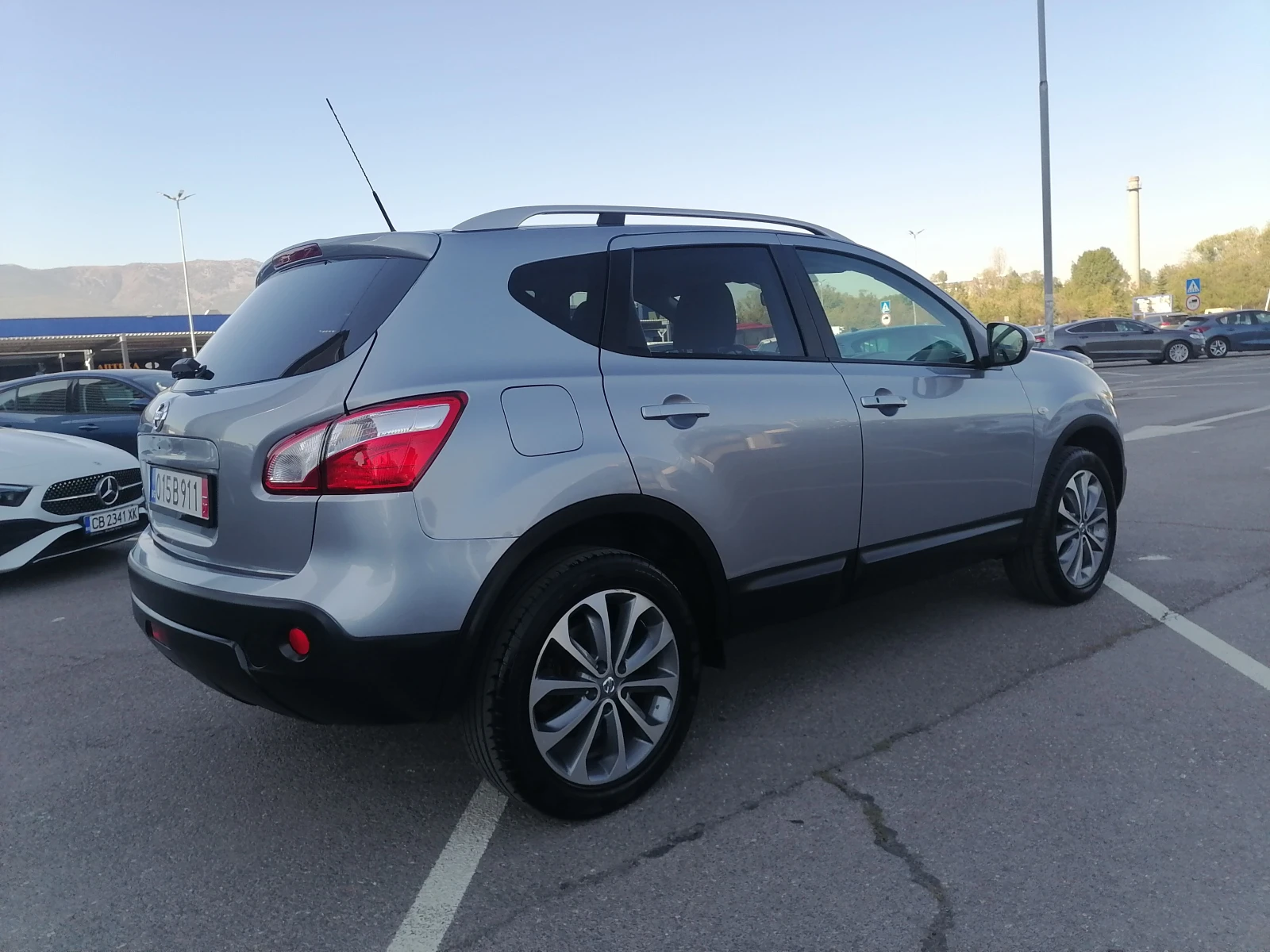 Nissan Qashqai 2.0i 4x4 Full - изображение 7