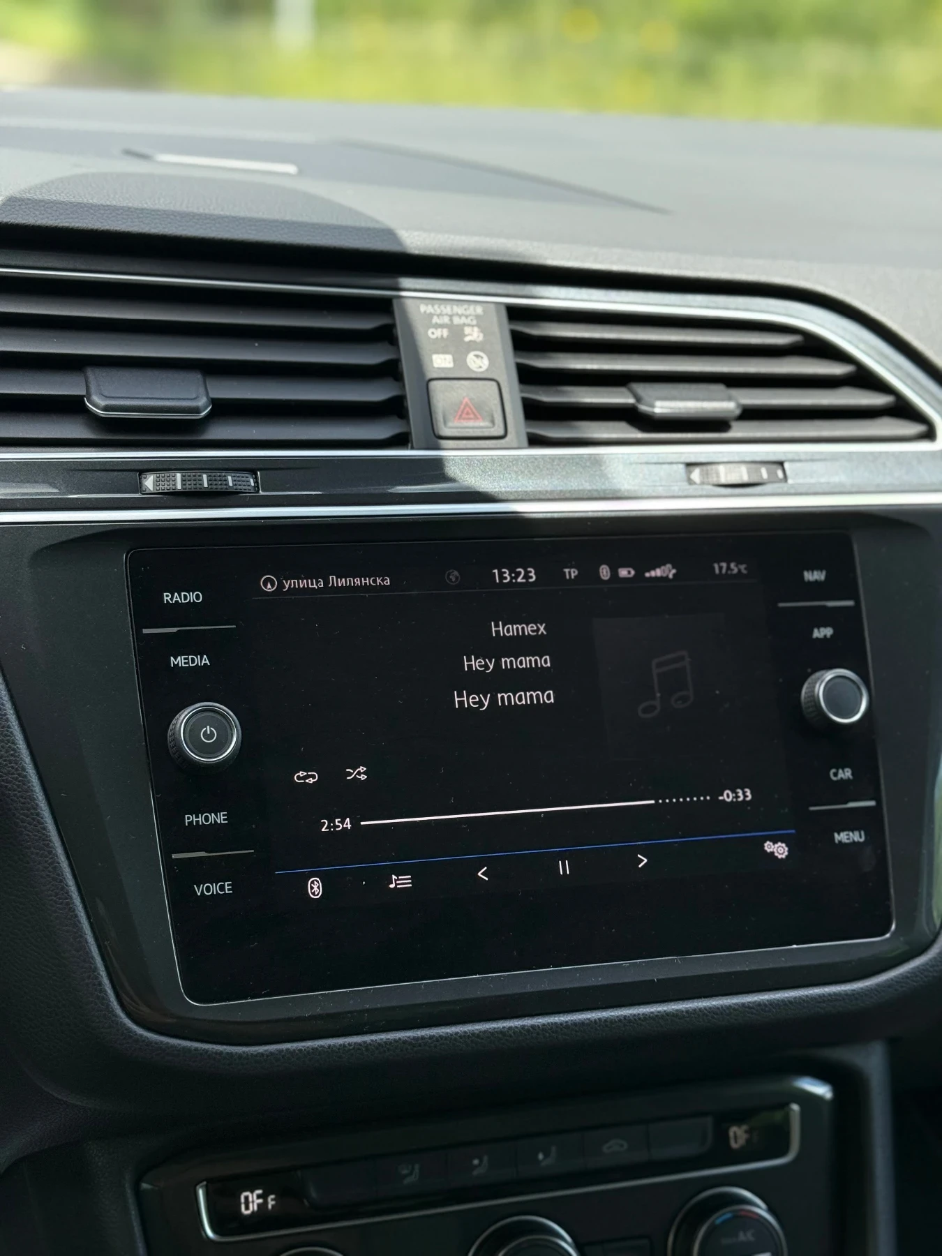 VW Tiguan 2.0 TDI LED/ DIGITAL COCKPIT , снимка 12 - Автомобили и джипове - 54683323
