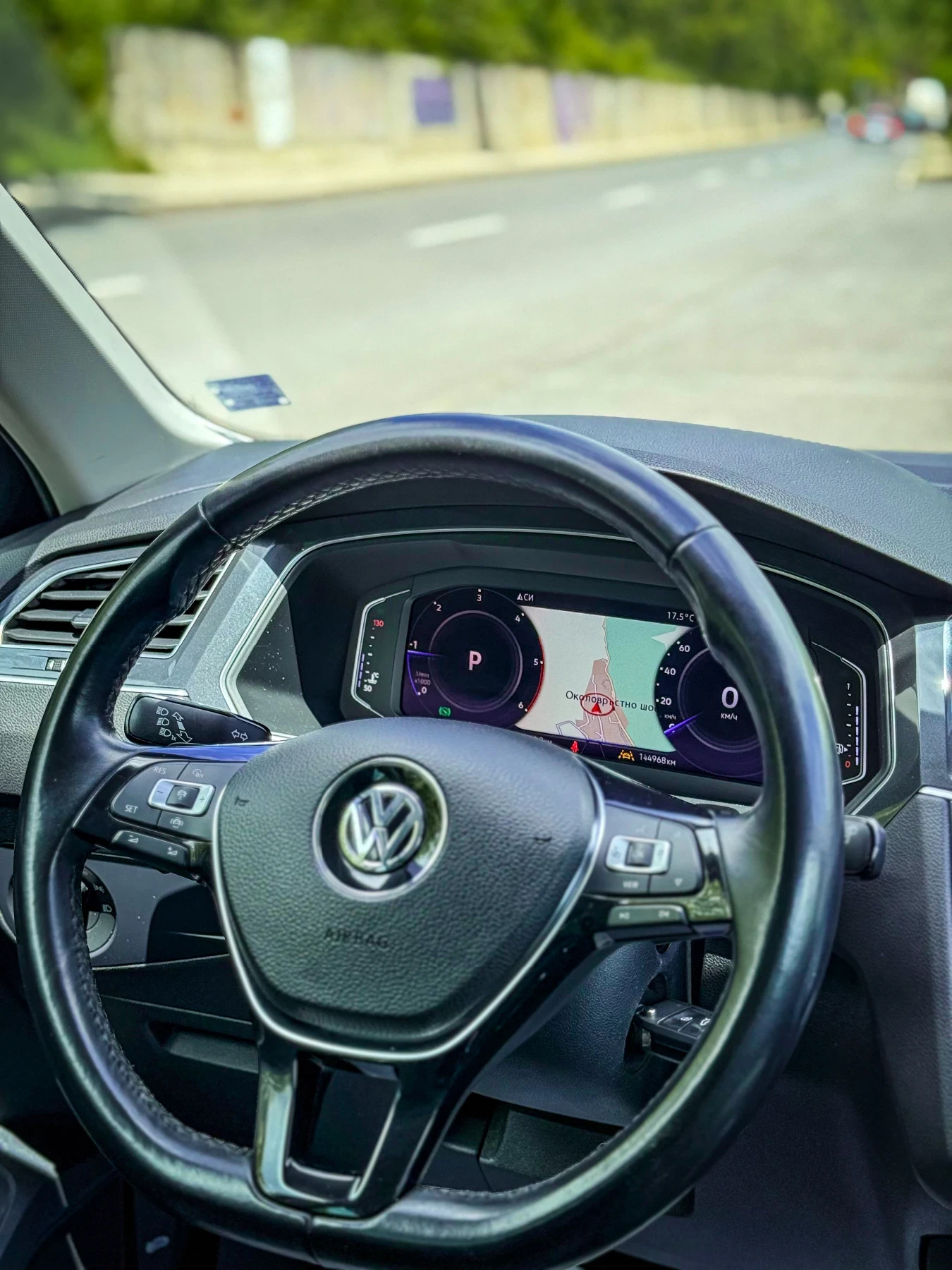 VW Tiguan 2.0 TDI LED/ DIGITAL COCKPIT , снимка 8 - Автомобили и джипове - 54683323