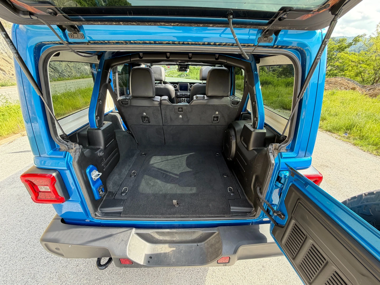 Jeep Wrangler UNLIMITED SAHARA ALTITUDE, снимка 12 - Автомобили и джипове - 54748927