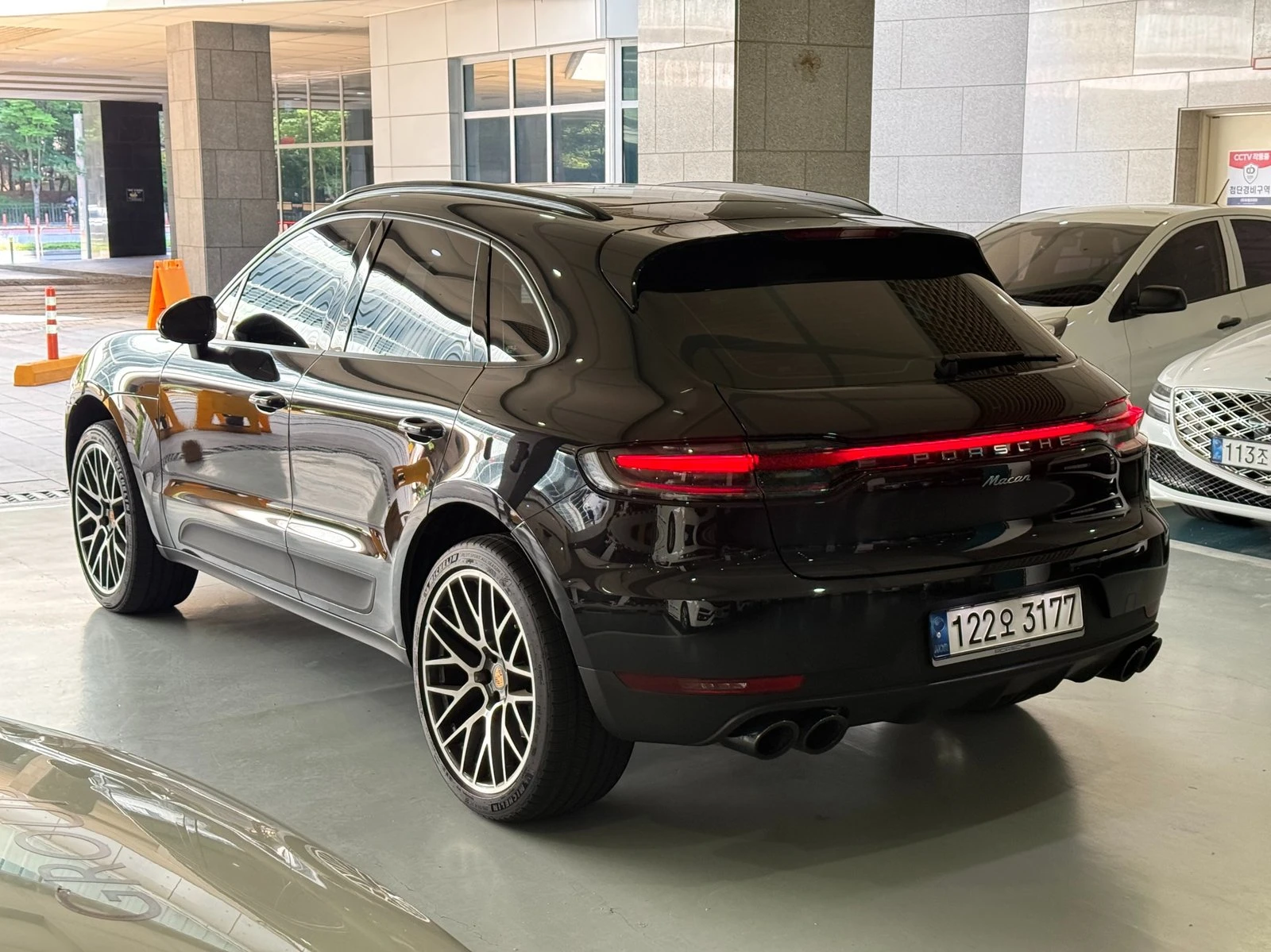Porsche Macan ЛЮК* 360* KEYLESS* ПОДГРЕВ ВОЛАН* КРАЙНА ЦЕНА, снимка 4 - Автомобили и джипове - 55271962