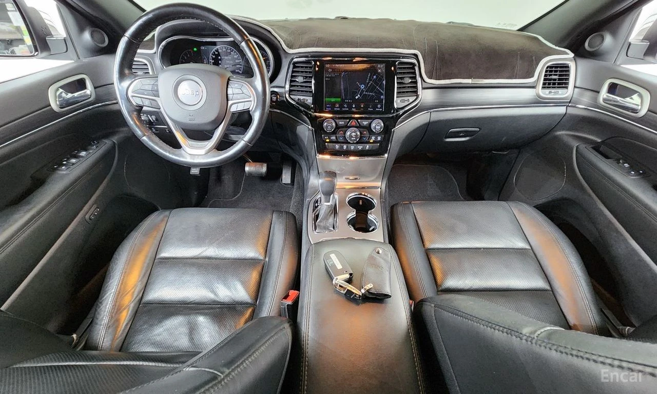 Jeep Grand cherokee 3.6* V6* 8ZF* ОБДУХВАНЕ* ПОДГРЕВ* КАМЕРА* КЕЙЛЕС* , снимка 6 - Автомобили и джипове - 55887049