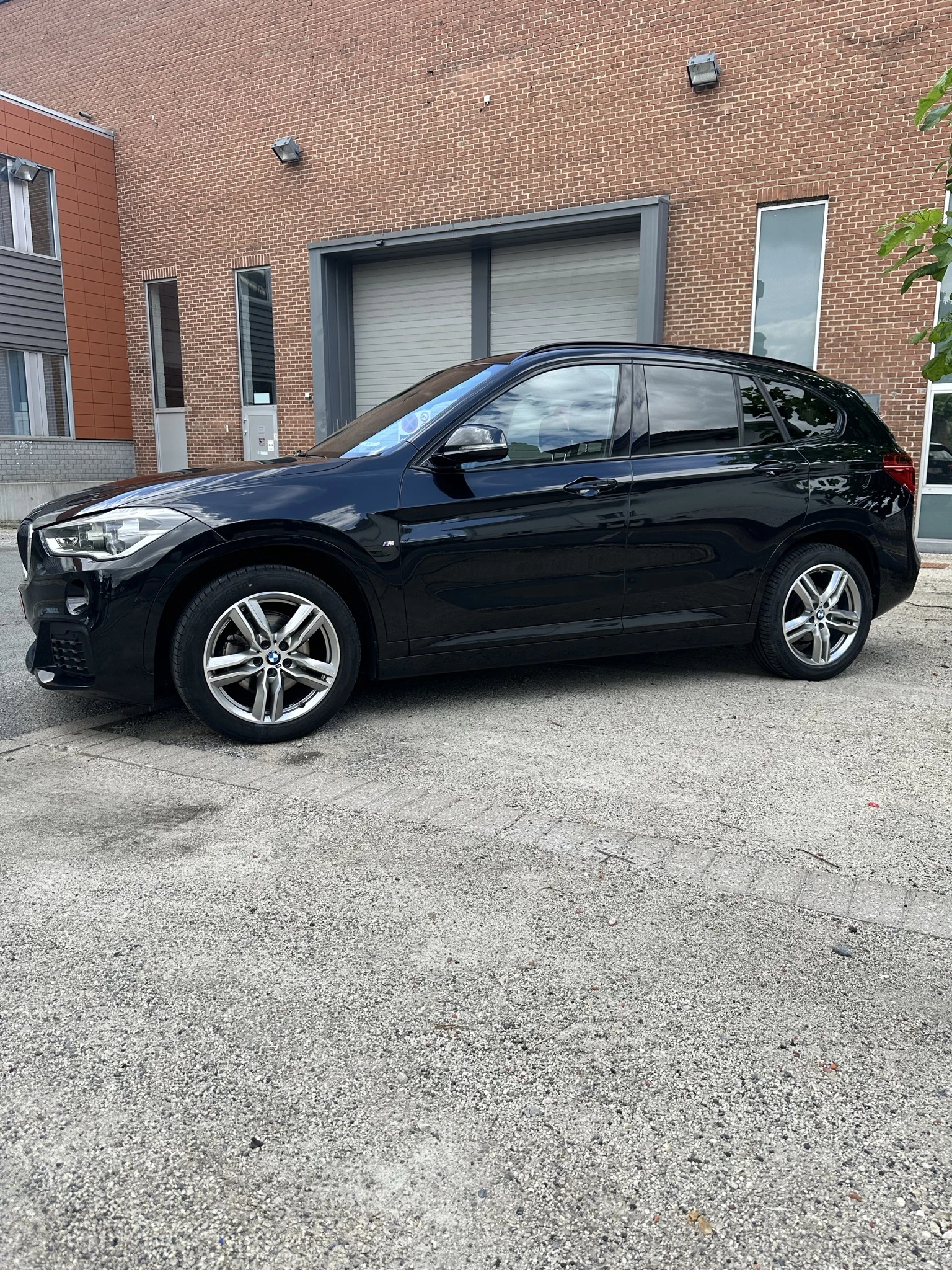 BMW X1, снимка 4 - Автомобили и джипове - 56054250