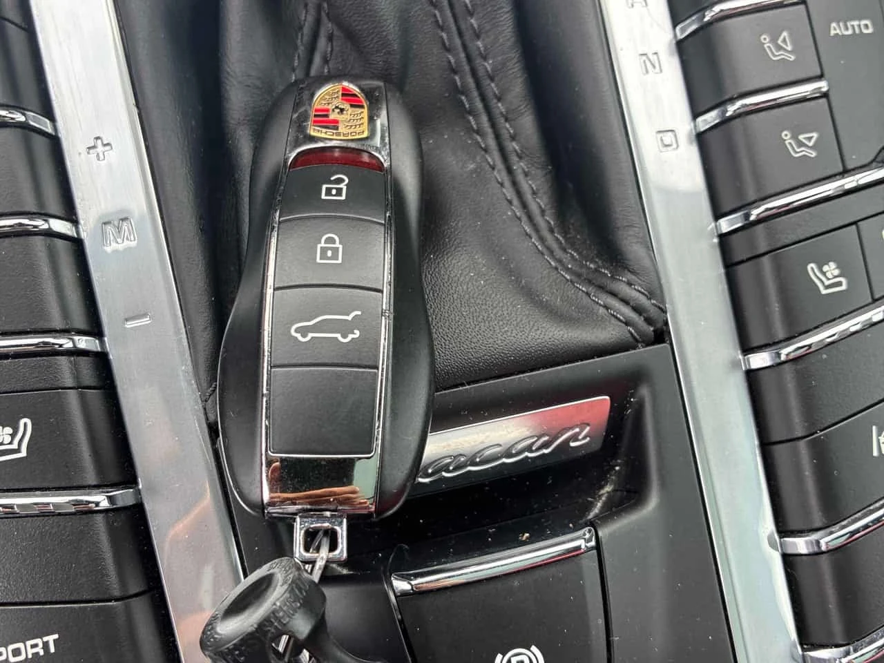 Porsche Macan * S * KEYLESS * KEYLESS * ПОДГРЕВ * , снимка 10 - Автомобили и джипове - 56331456
