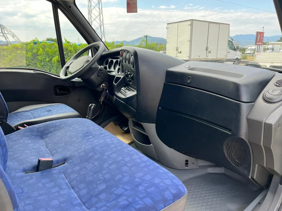 Iveco Daily 35C10 ПЕРФЕКТЕН * КЛИМАТИК НОВ ВНОС IT - изображение 9