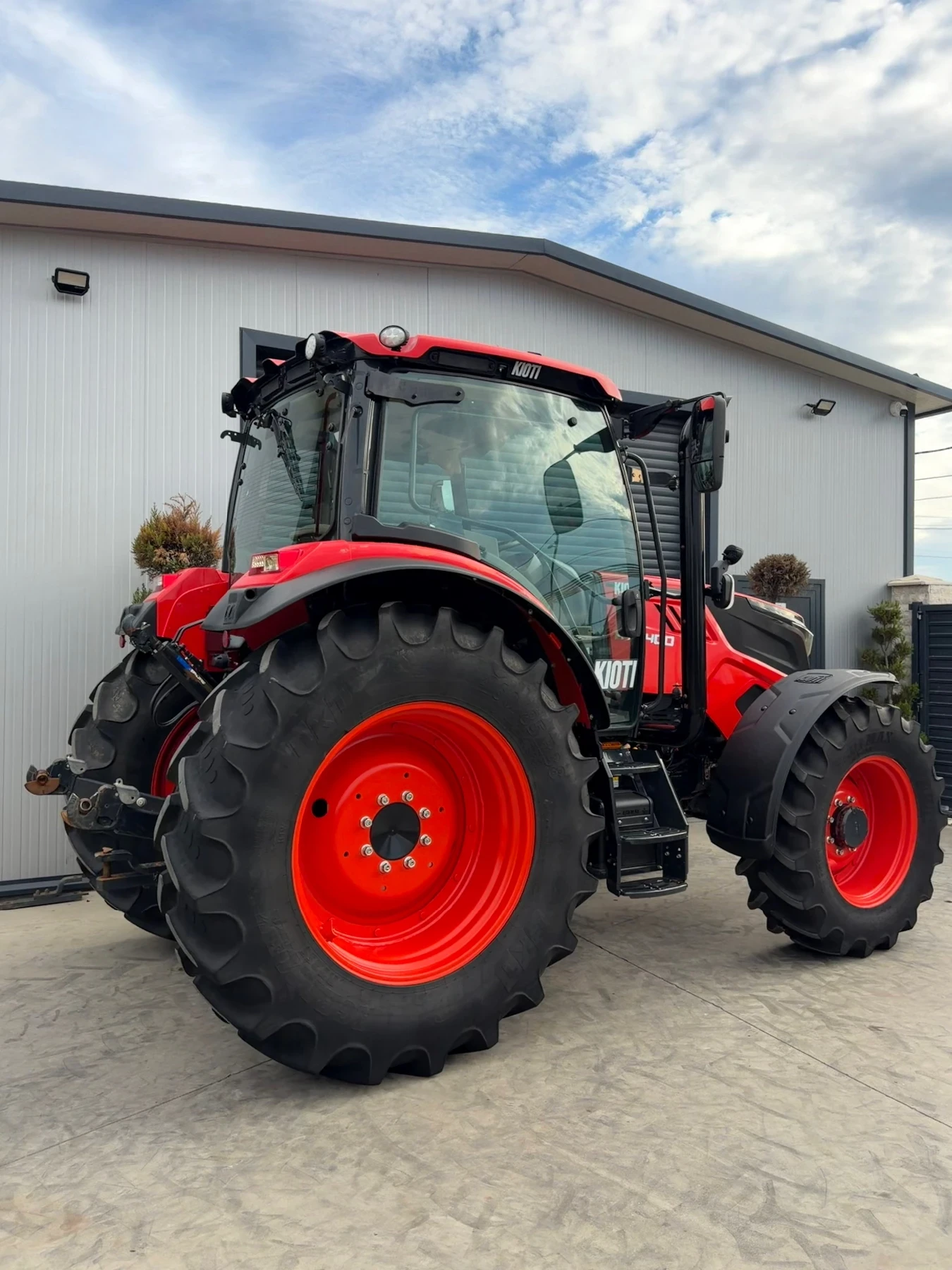 Трактор Kioti HX1400, снимка 2 - Селскостопанска техника - 55038229