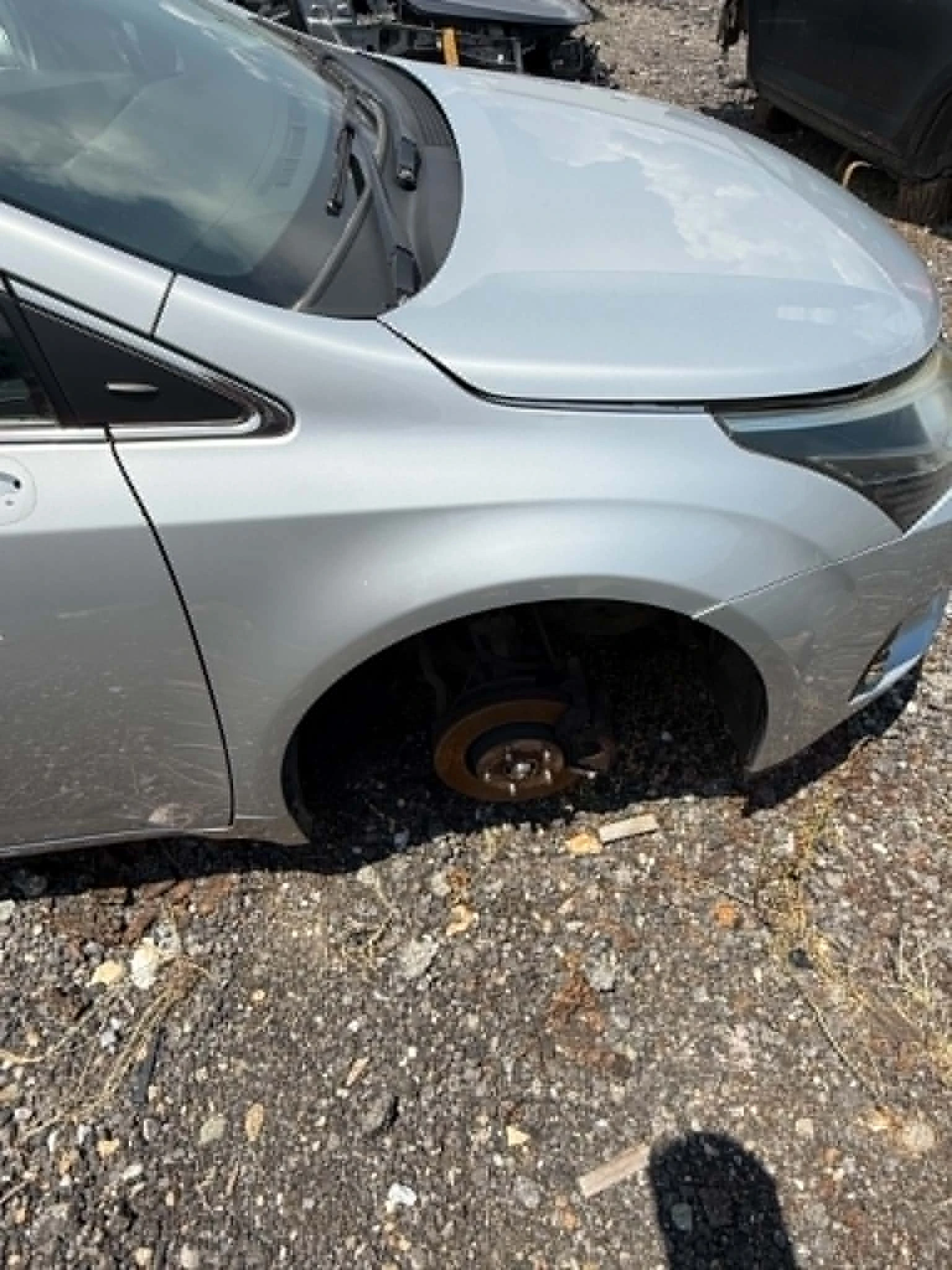 Предни калници за Toyota Avensis 2009-2014г, снимка 3 - Части - 54868118